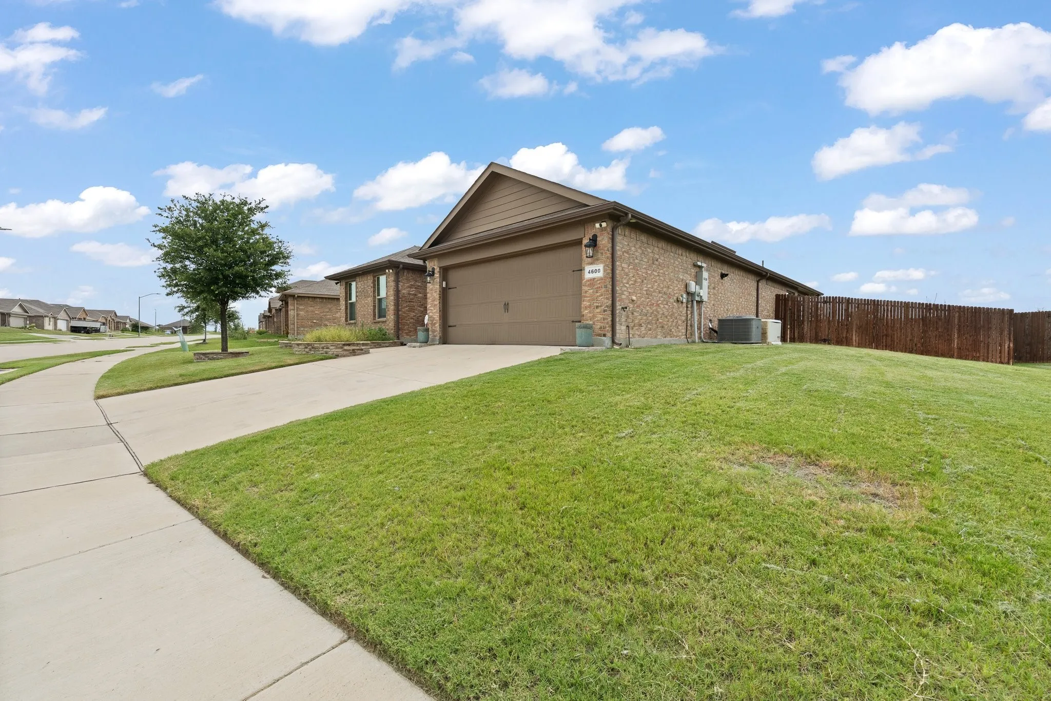 Single Family Residence For Sale in Tarrant County , 4600 Fringetree Way, Fort Worth, Texas 76036, 4 Bedroom, 2 Bathroom, 2 Garage spaces, 1,820 Sqft, built in 2020, mls#21314670, Real Estate Agent in Fort Worth, Homes For Sale in Tarrant county, Homes For Sale in Fort Worth, Realtor in Fort Worth Texas, Real Estate Brokerage Independent Realty Texas, Luminita Cordes Realtor