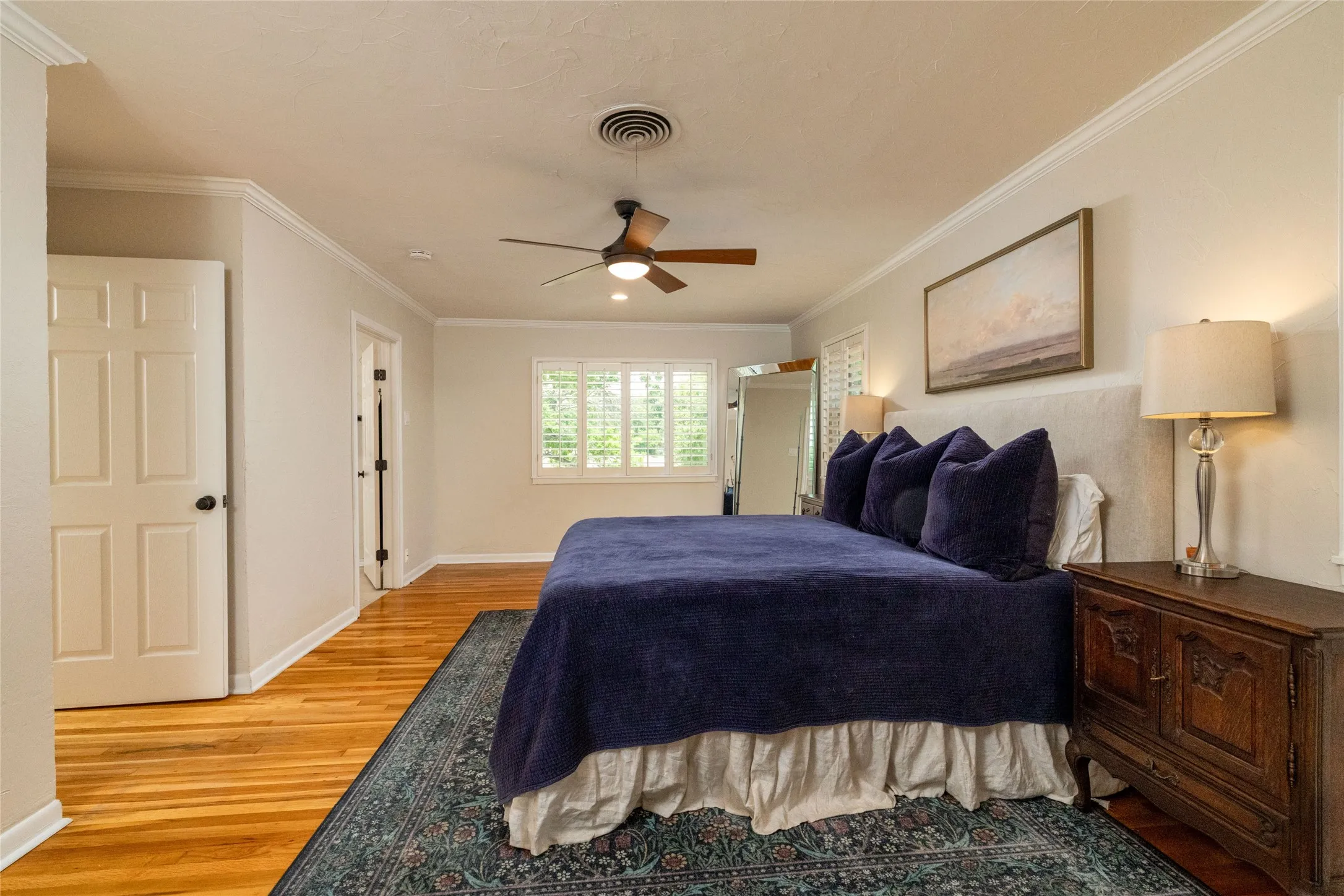 Single Family Residence For Sale in Tarrant County , 211 Crest Ridge Circle, Lakeside, Texas 76108, 4 Bedroom, 2 Bathroom, 2 Garage spaces, 2,490 Sqft, built in 1955, mls#21318679, Real Estate Agent in Lakeside, Homes For Sale in Tarrant county, Homes For Sale in Lakeside, Realtor in Lakeside Texas, Real Estate Brokerage Independent Realty Texas, Luminita Cordes Realtor