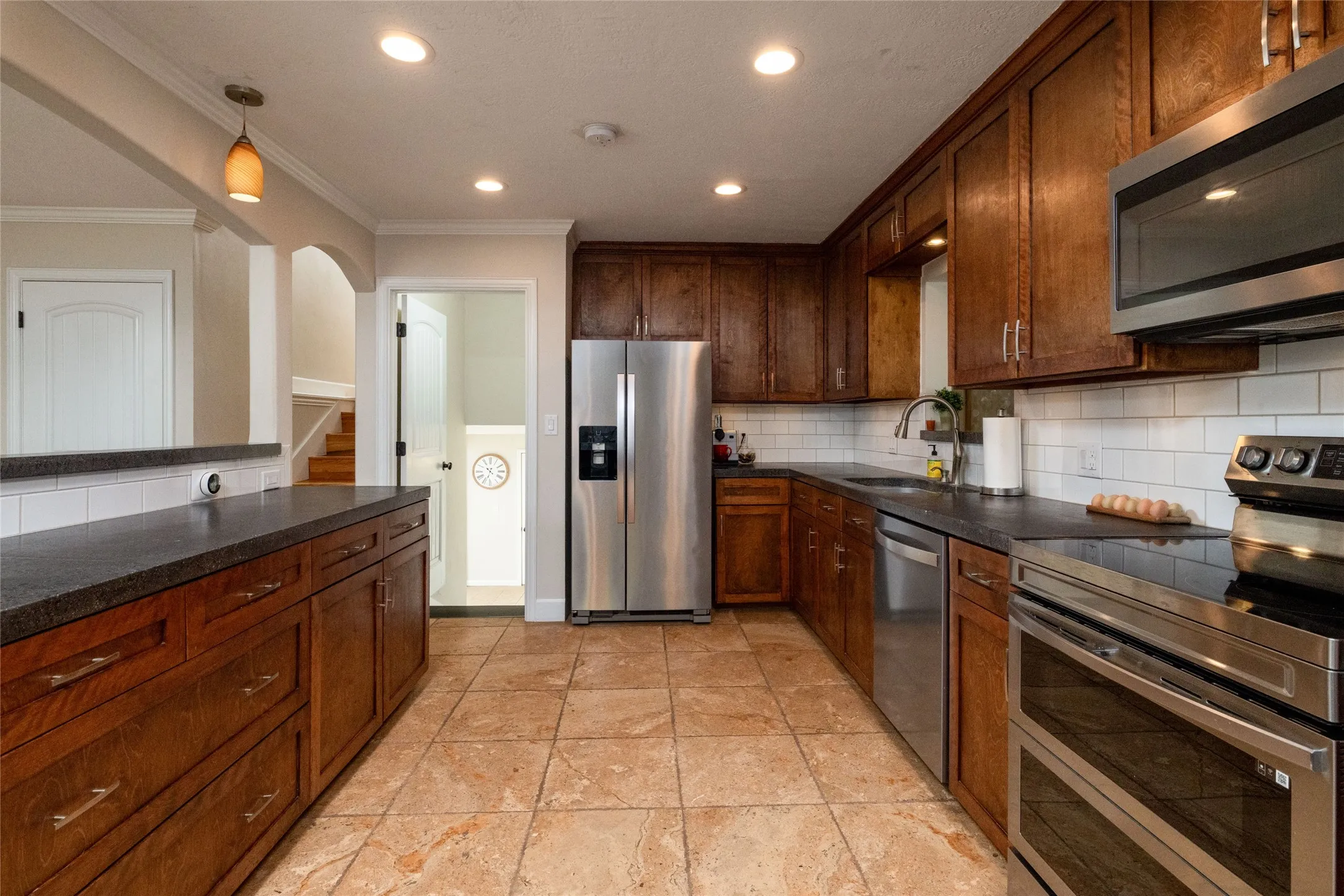 Single Family Residence For Sale in Tarrant County , 211 Crest Ridge Circle, Lakeside, Texas 76108, 4 Bedroom, 2 Bathroom, 2 Garage spaces, 2,490 Sqft, built in 1955, mls#21318679, Real Estate Agent in Lakeside, Homes For Sale in Tarrant county, Homes For Sale in Lakeside, Realtor in Lakeside Texas, Real Estate Brokerage Independent Realty Texas, Luminita Cordes Realtor