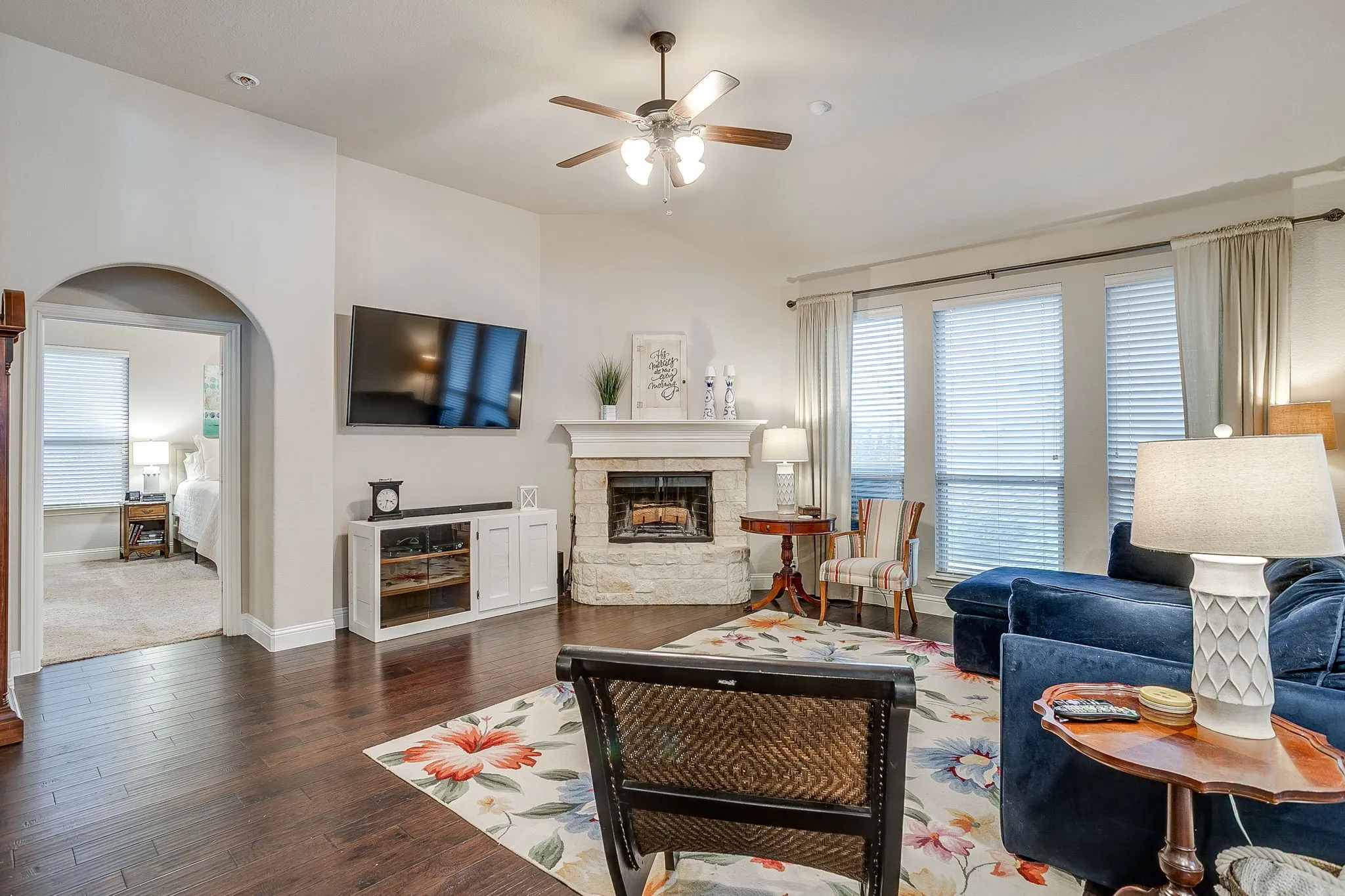 Single Family Residence For Sale in Johnson County , 1134 Destrehan Drive, Burleson, Texas 76028, 5 Bedroom, 3 Bathroom, 2 Garage spaces, 3,138 Sqft, built in 2015, mls#21318481, Real Estate Agent in Burleson, Homes For Sale in Johnson county, Homes For Sale in Burleson, Realtor in Burleson Texas, Real Estate Brokerage Independent Realty Texas, Luminita Cordes Realtor