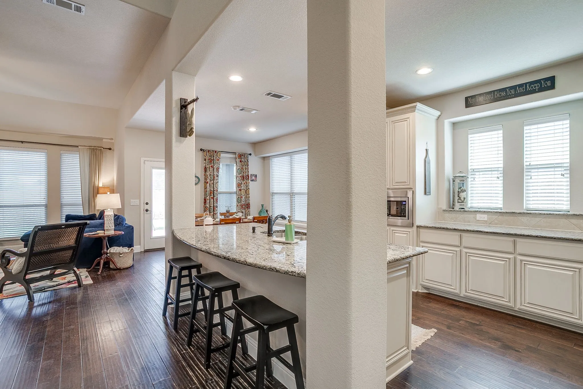 Single Family Residence For Sale in Johnson County , 1134 Destrehan Drive, Burleson, Texas 76028, 5 Bedroom, 3 Bathroom, 2 Garage spaces, 3,138 Sqft, built in 2015, mls#21318481, Real Estate Agent in Burleson, Homes For Sale in Johnson county, Homes For Sale in Burleson, Realtor in Burleson Texas, Real Estate Brokerage Independent Realty Texas, Luminita Cordes Realtor