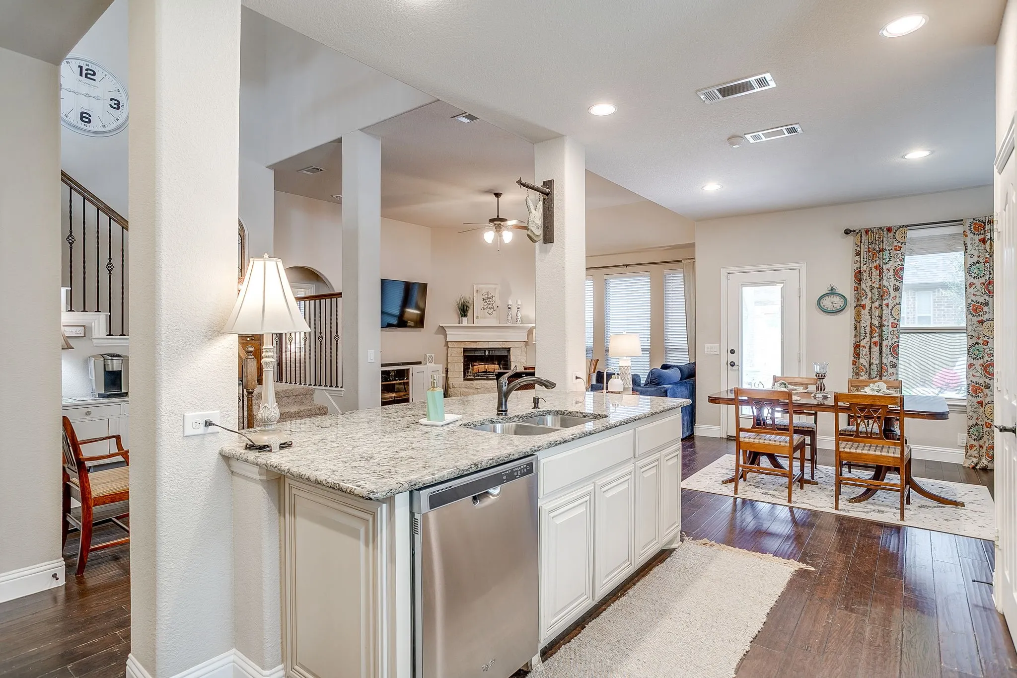Single Family Residence For Sale in Johnson County , 1134 Destrehan Drive, Burleson, Texas 76028, 5 Bedroom, 3 Bathroom, 2 Garage spaces, 3,138 Sqft, built in 2015, mls#21318481, Real Estate Agent in Burleson, Homes For Sale in Johnson county, Homes For Sale in Burleson, Realtor in Burleson Texas, Real Estate Brokerage Independent Realty Texas, Luminita Cordes Realtor