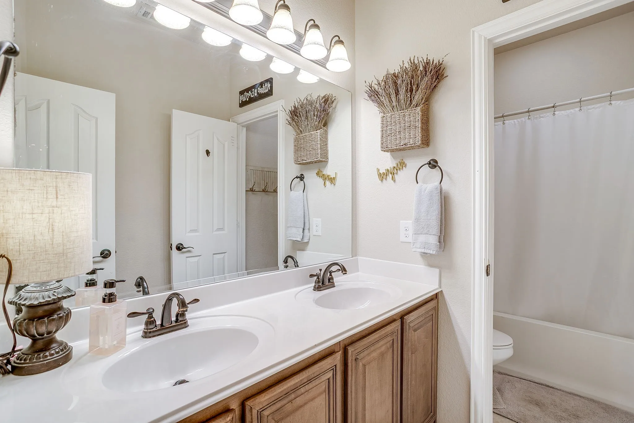 Single Family Residence For Sale in Johnson County , 1134 Destrehan Drive, Burleson, Texas 76028, 5 Bedroom, 3 Bathroom, 2 Garage spaces, 3,138 Sqft, built in 2015, mls#21318481, Real Estate Agent in Burleson, Homes For Sale in Johnson county, Homes For Sale in Burleson, Realtor in Burleson Texas, Real Estate Brokerage Independent Realty Texas, Luminita Cordes Realtor