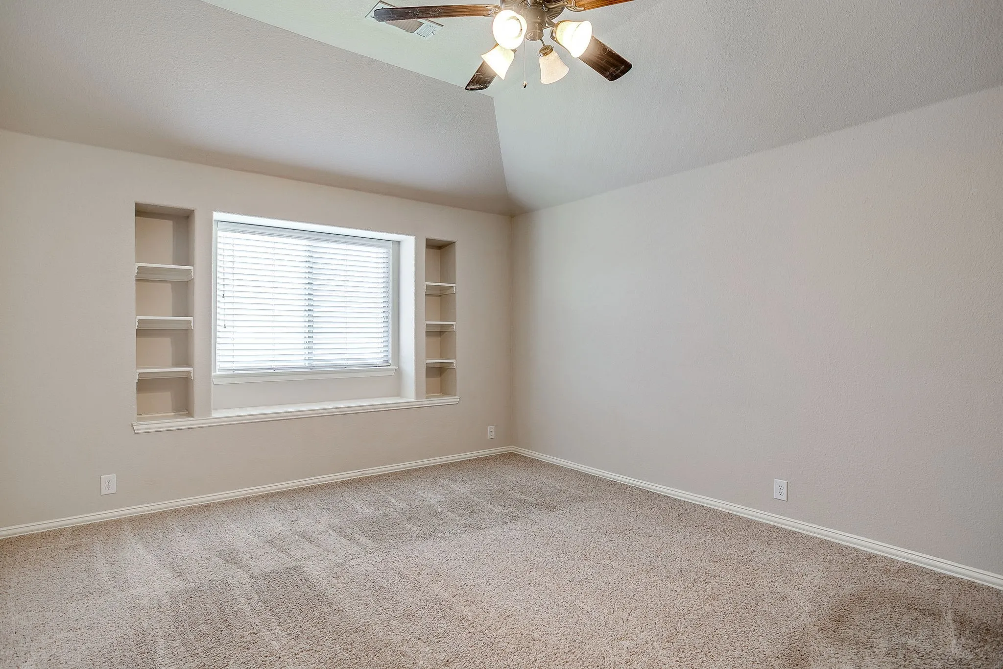 Single Family Residence For Sale in Johnson County , 1134 Destrehan Drive, Burleson, Texas 76028, 5 Bedroom, 3 Bathroom, 2 Garage spaces, 3,138 Sqft, built in 2015, mls#21318481, Real Estate Agent in Burleson, Homes For Sale in Johnson county, Homes For Sale in Burleson, Realtor in Burleson Texas, Real Estate Brokerage Independent Realty Texas, Luminita Cordes Realtor