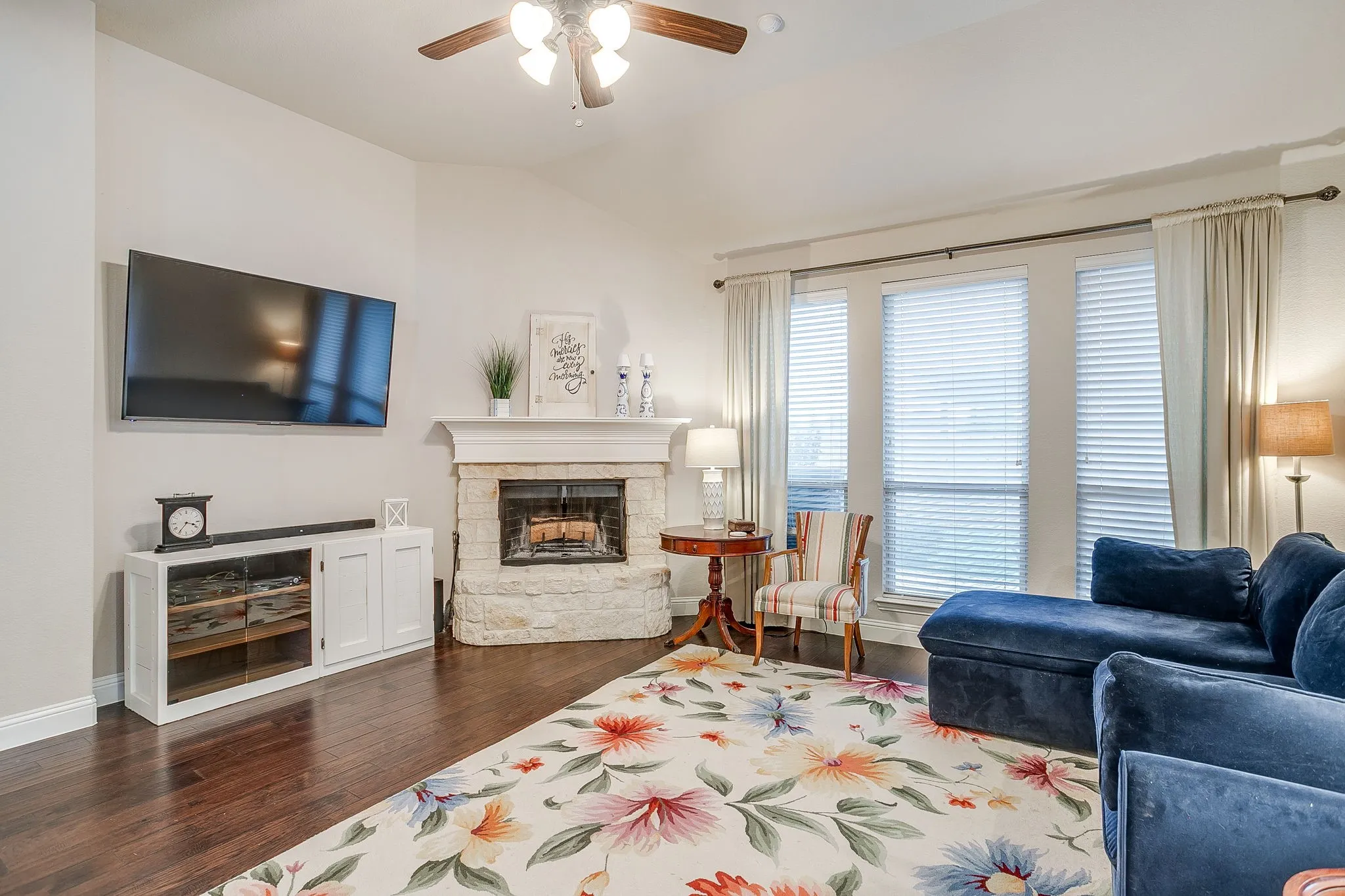 Single Family Residence For Sale in Johnson County , 1134 Destrehan Drive, Burleson, Texas 76028, 5 Bedroom, 3 Bathroom, 2 Garage spaces, 3,138 Sqft, built in 2015, mls#21318481, Real Estate Agent in Burleson, Homes For Sale in Johnson county, Homes For Sale in Burleson, Realtor in Burleson Texas, Real Estate Brokerage Independent Realty Texas, Luminita Cordes Realtor