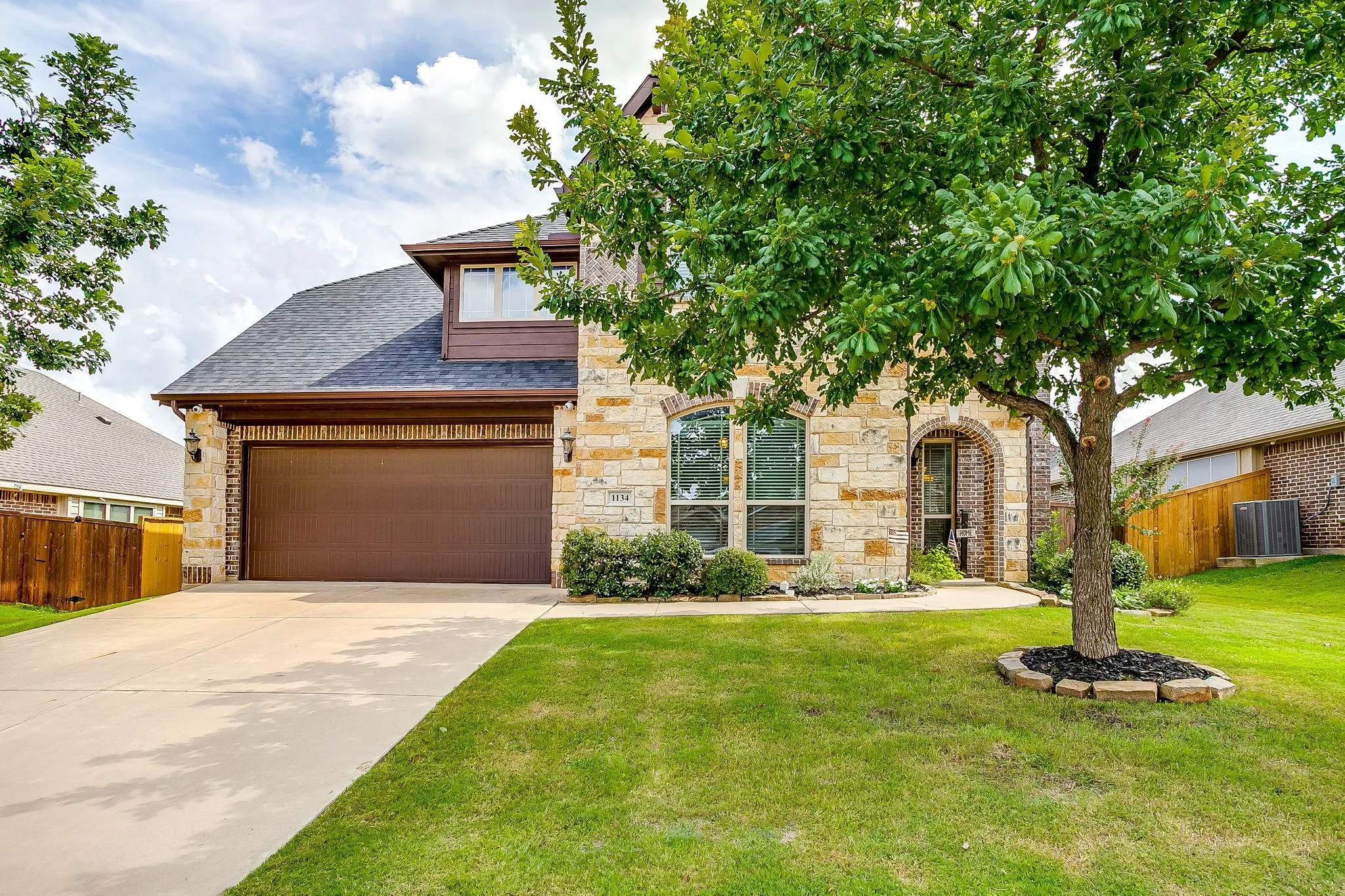 Single Family Residence For Sale in Johnson County , 1134 Destrehan Drive, Burleson, Texas 76028, 5 Bedroom, 3 Bathroom, 2 Garage spaces, 3,138 Sqft, built in 2015, mls#21318481, Real Estate Agent in Burleson, Homes For Sale in Johnson county, Homes For Sale in Burleson, Realtor in Burleson Texas, Real Estate Brokerage Independent Realty Texas, Luminita Cordes Realtor