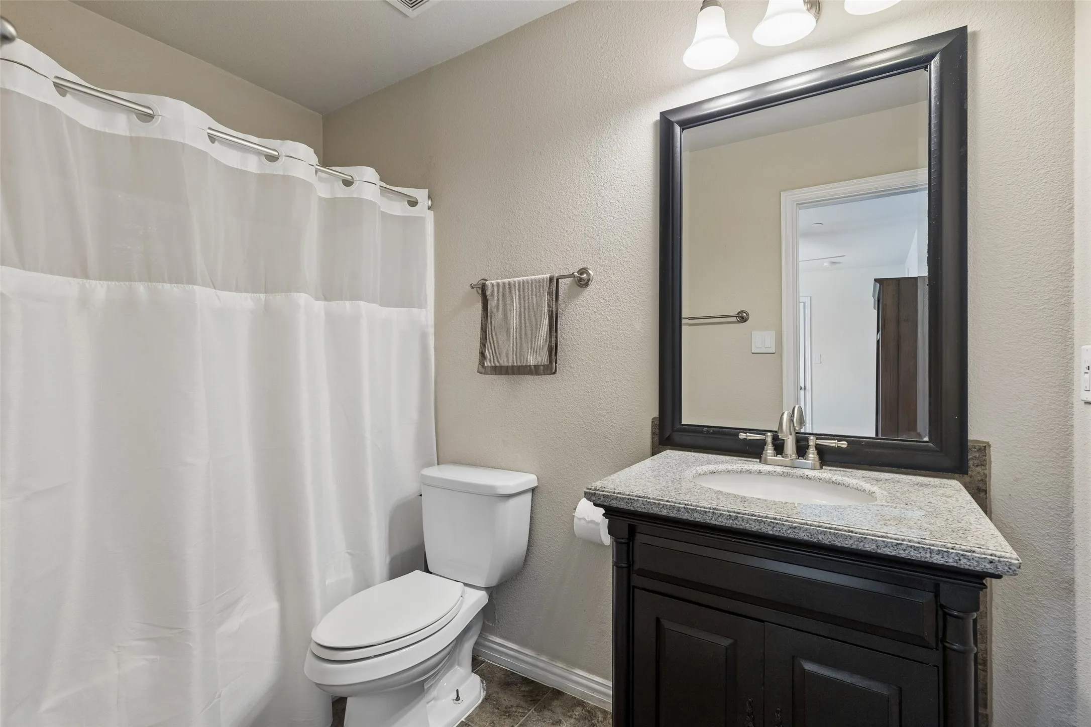 Condominium For Sale in Denton County , 2700 Club Ridge Drive 22, Lewisville, Texas 75067, 3 Bedroom, 4 Bathroom, 2 Garage spaces, 1,750 Sqft, built in 2007, mls#21304803, Real Estate Agent in Lewisville, Homes For Sale in Denton county, Homes For Sale in Lewisville, Realtor in Lewisville Texas, Real Estate Brokerage Independent Realty Texas, Luminita Cordes Realtor