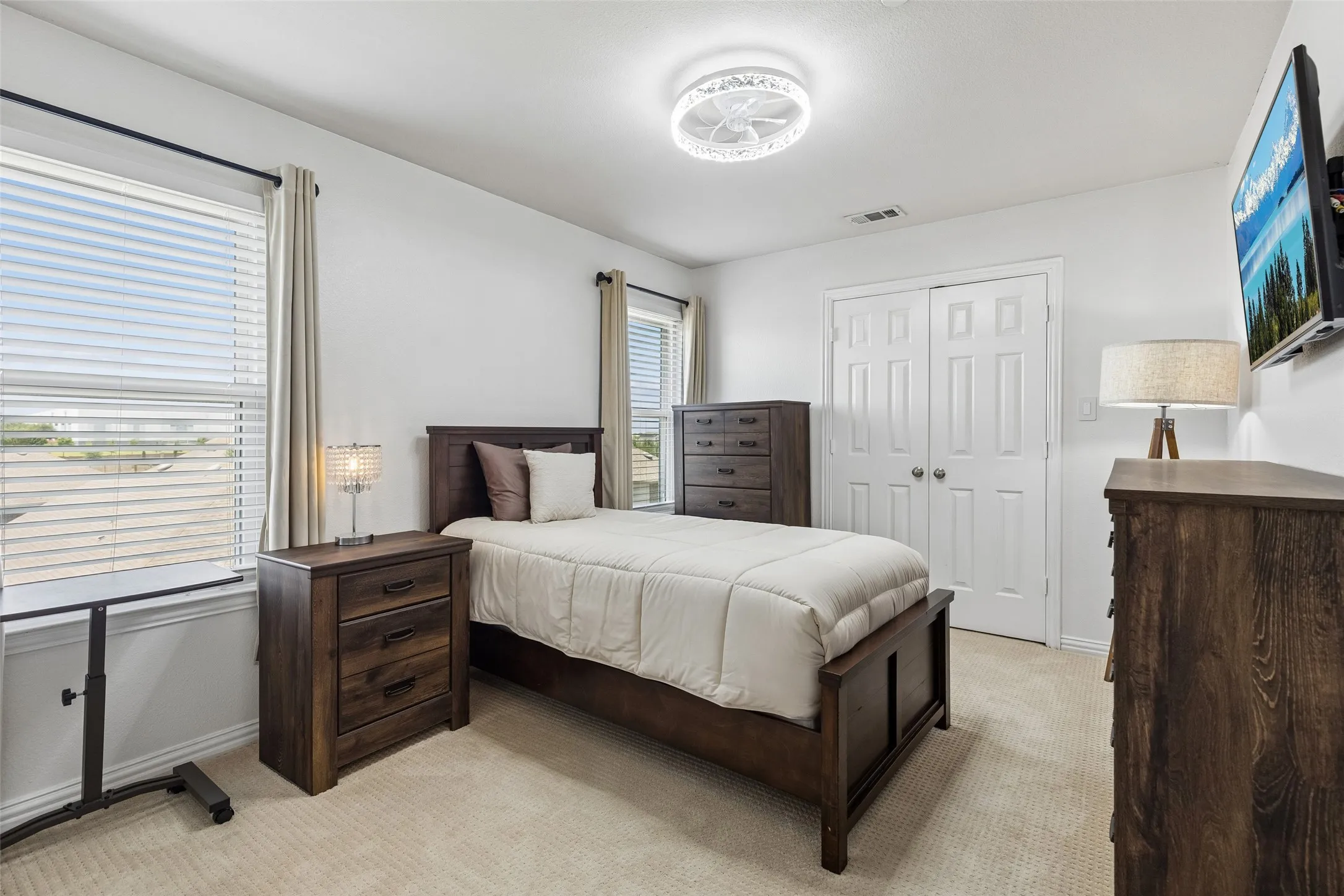 Condominium For Sale in Denton County , 2700 Club Ridge Drive 22, Lewisville, Texas 75067, 3 Bedroom, 4 Bathroom, 2 Garage spaces, 1,750 Sqft, built in 2007, mls#21304803, Real Estate Agent in Lewisville, Homes For Sale in Denton county, Homes For Sale in Lewisville, Realtor in Lewisville Texas, Real Estate Brokerage Independent Realty Texas, Luminita Cordes Realtor