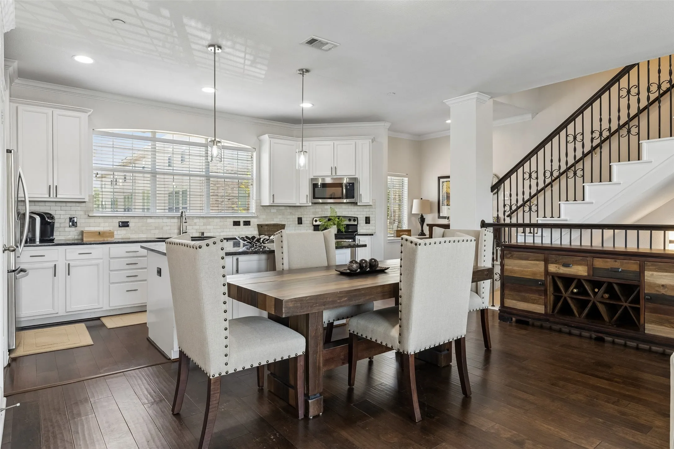 Condominium For Sale in Denton County , 2700 Club Ridge Drive 22, Lewisville, Texas 75067, 3 Bedroom, 4 Bathroom, 2 Garage spaces, 1,750 Sqft, built in 2007, mls#21304803, Real Estate Agent in Lewisville, Homes For Sale in Denton county, Homes For Sale in Lewisville, Realtor in Lewisville Texas, Real Estate Brokerage Independent Realty Texas, Luminita Cordes Realtor