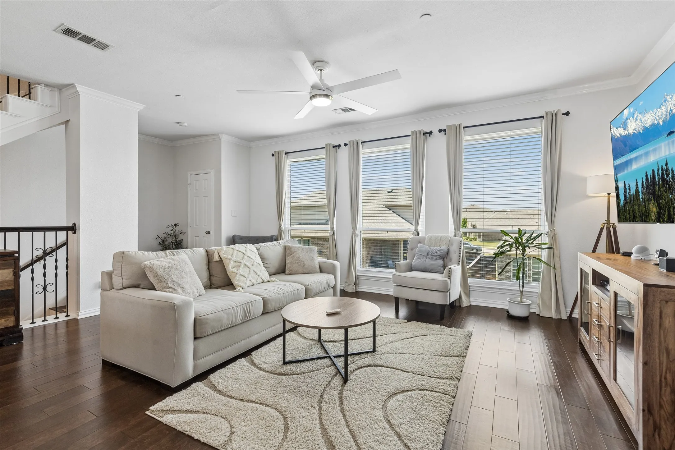 Condominium For Sale in Denton County , 2700 Club Ridge Drive 22, Lewisville, Texas 75067, 3 Bedroom, 4 Bathroom, 2 Garage spaces, 1,750 Sqft, built in 2007, mls#21304803, Real Estate Agent in Lewisville, Homes For Sale in Denton county, Homes For Sale in Lewisville, Realtor in Lewisville Texas, Real Estate Brokerage Independent Realty Texas, Luminita Cordes Realtor