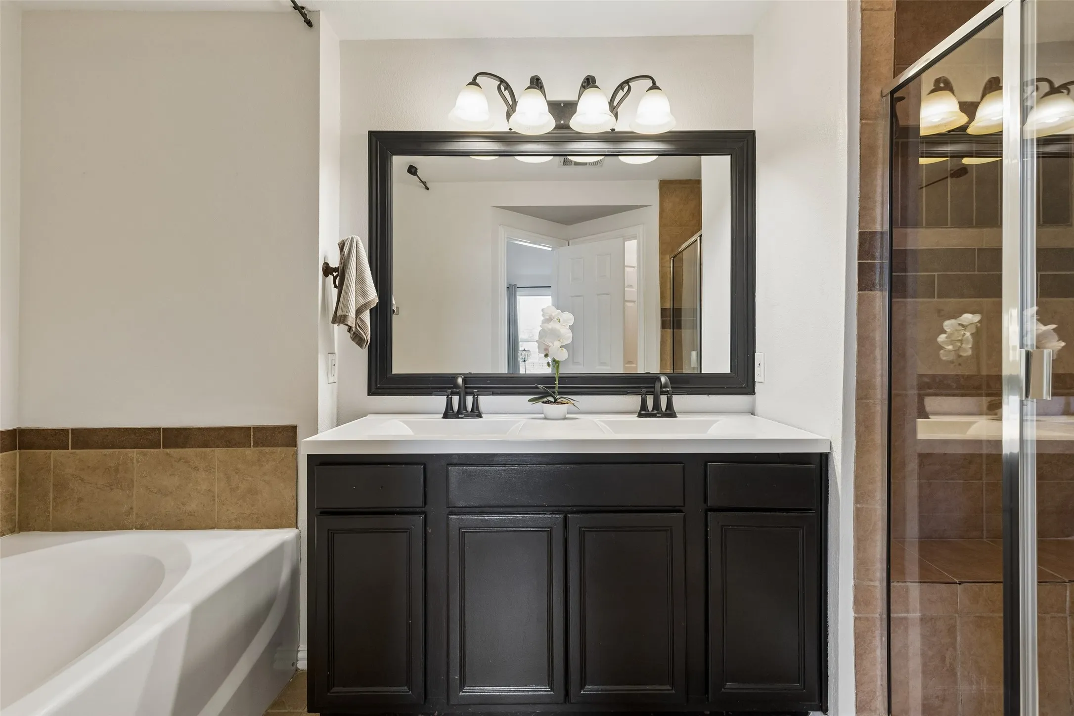 Condominium For Sale in Denton County , 2700 Club Ridge Drive 22, Lewisville, Texas 75067, 3 Bedroom, 4 Bathroom, 2 Garage spaces, 1,750 Sqft, built in 2007, mls#21304803, Real Estate Agent in Lewisville, Homes For Sale in Denton county, Homes For Sale in Lewisville, Realtor in Lewisville Texas, Real Estate Brokerage Independent Realty Texas, Luminita Cordes Realtor