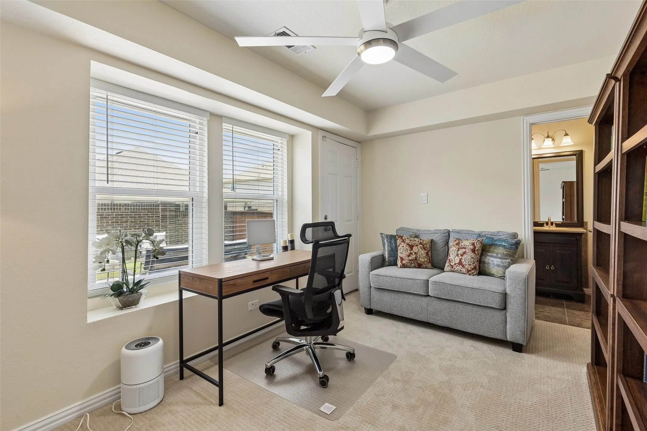 Condominium For Sale in Denton County , 2700 Club Ridge Drive 22, Lewisville, Texas 75067, 3 Bedroom, 4 Bathroom, 2 Garage spaces, 1,750 Sqft, built in 2007, mls#21304803, Real Estate Agent in Lewisville, Homes For Sale in Denton county, Homes For Sale in Lewisville, Realtor in Lewisville Texas, Real Estate Brokerage Independent Realty Texas, Luminita Cordes Realtor