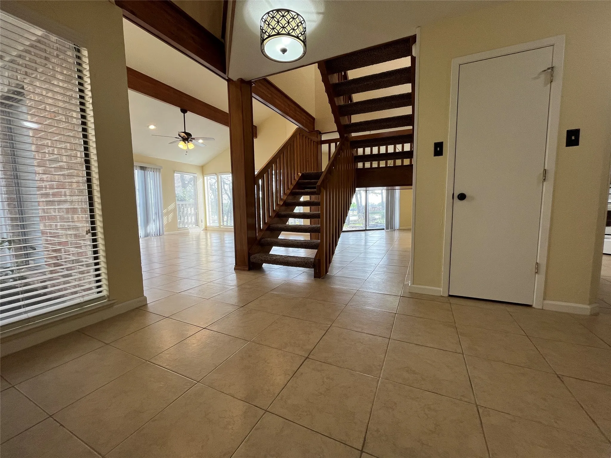 Single Family Residence For Rent in Denton County , 117 Summit Cove, Trophy Club, Texas 76262, 3 Bedroom, 2 Bathroom, 1 Garage spaces, 1,927 Sqft, built in 1983, mls#21318716, Real Estate Agent in Trophy Club, Homes For Rent in Denton county, Homes For Rent in Trophy Club, Realtor in Trophy Club Texas, Real Estate Brokerage Independent Realty Texas, Luminita Cordes Realtor