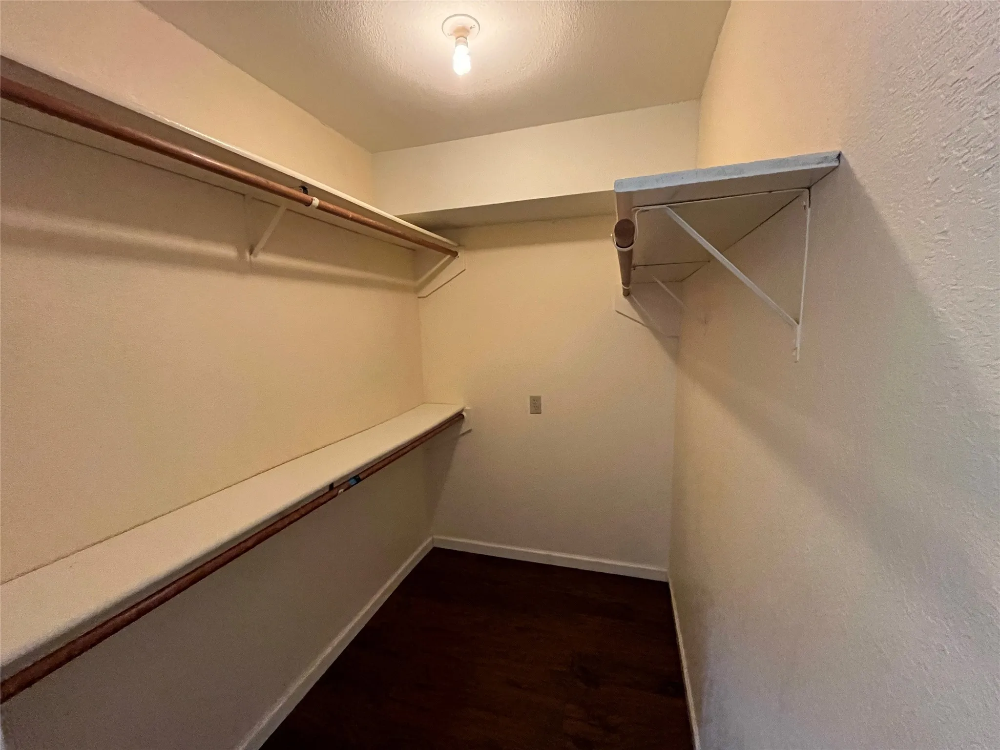 Single Family Residence For Rent in Denton County , 117 Summit Cove, Trophy Club, Texas 76262, 3 Bedroom, 2 Bathroom, 1 Garage spaces, 1,927 Sqft, built in 1983, mls#21318716, Real Estate Agent in Trophy Club, Homes For Rent in Denton county, Homes For Rent in Trophy Club, Realtor in Trophy Club Texas, Real Estate Brokerage Independent Realty Texas, Luminita Cordes Realtor