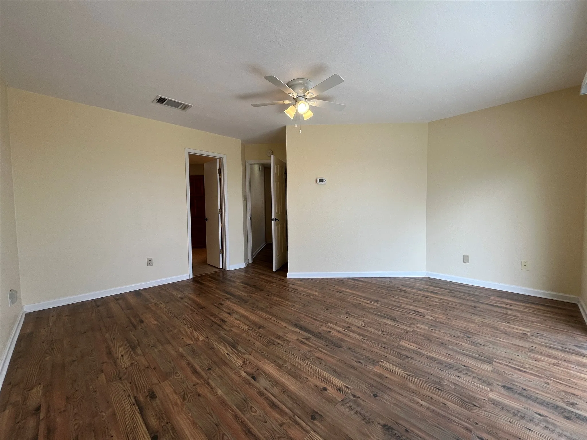 Single Family Residence For Rent in Denton County , 117 Summit Cove, Trophy Club, Texas 76262, 3 Bedroom, 2 Bathroom, 1 Garage spaces, 1,927 Sqft, built in 1983, mls#21318716, Real Estate Agent in Trophy Club, Homes For Rent in Denton county, Homes For Rent in Trophy Club, Realtor in Trophy Club Texas, Real Estate Brokerage Independent Realty Texas, Luminita Cordes Realtor