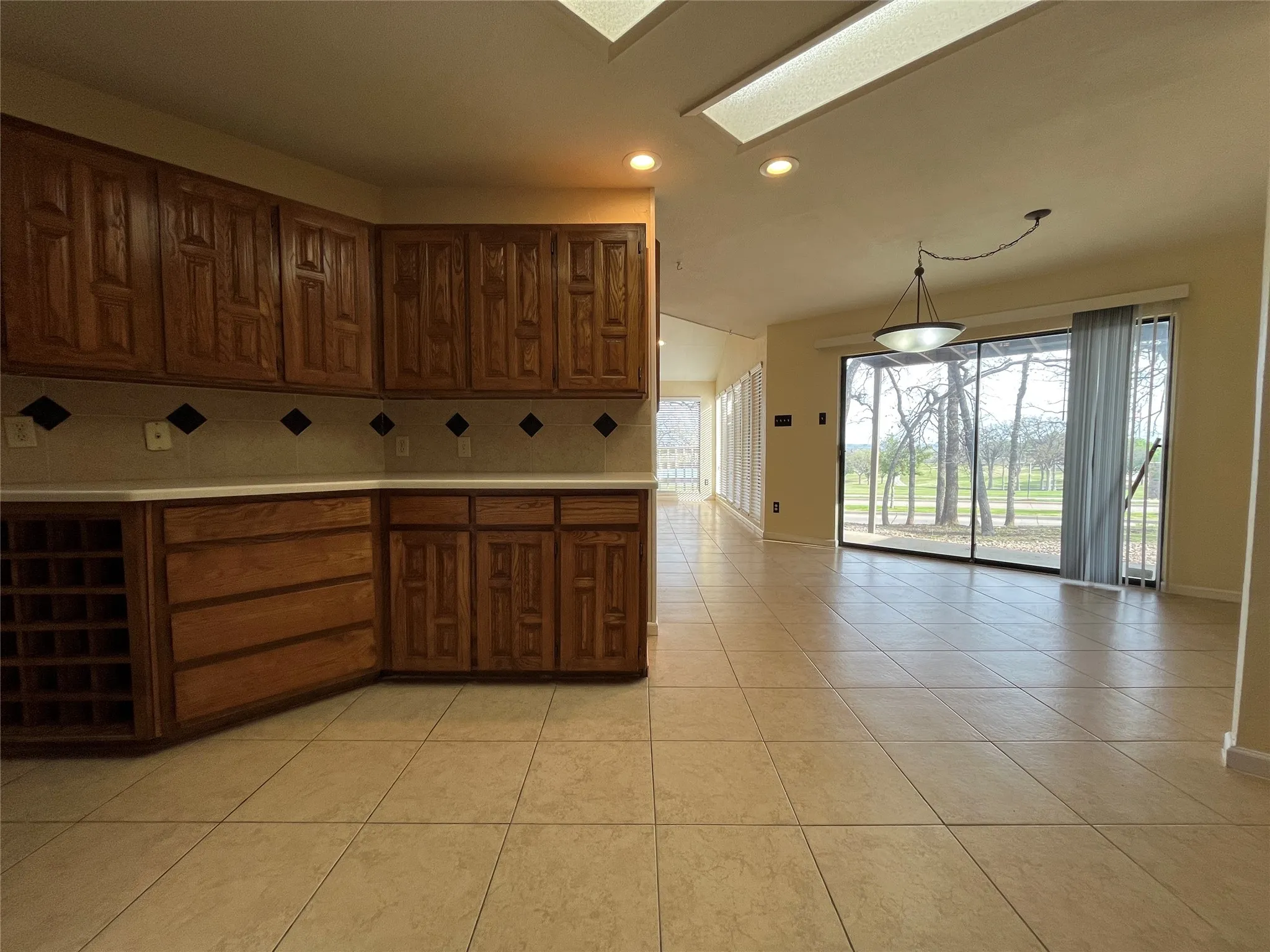 Single Family Residence For Rent in Denton County , 117 Summit Cove, Trophy Club, Texas 76262, 3 Bedroom, 2 Bathroom, 1 Garage spaces, 1,927 Sqft, built in 1983, mls#21318716, Real Estate Agent in Trophy Club, Homes For Rent in Denton county, Homes For Rent in Trophy Club, Realtor in Trophy Club Texas, Real Estate Brokerage Independent Realty Texas, Luminita Cordes Realtor