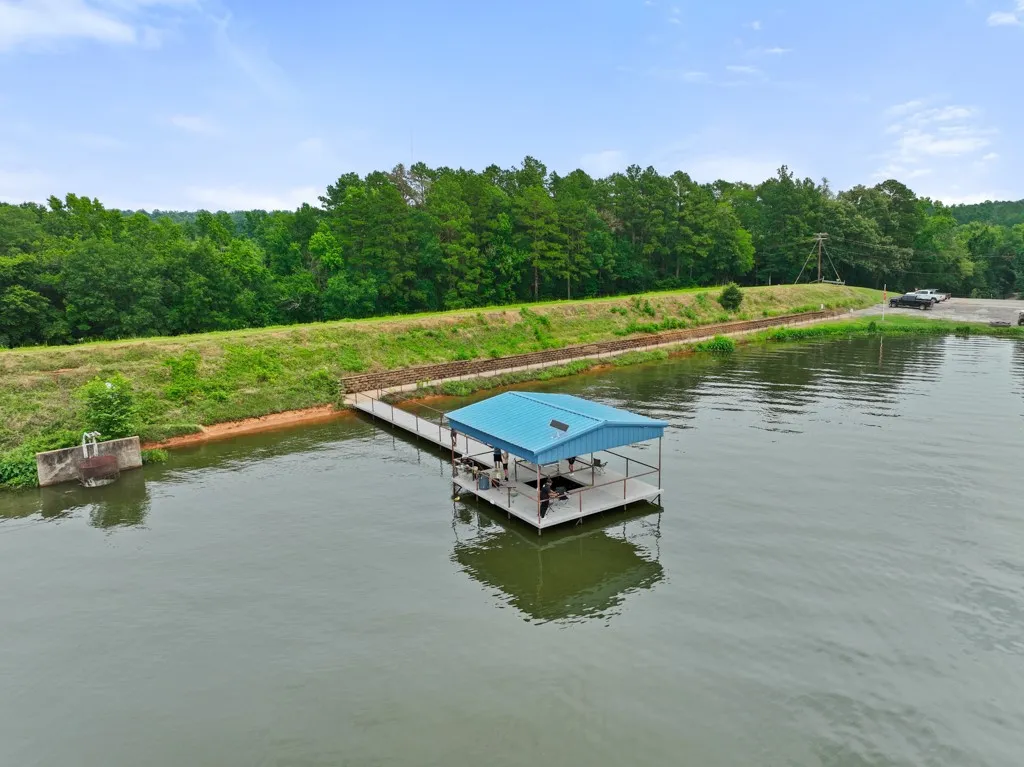 Single Family Residence For Sale in Smith County , 212 E Hideaway Lane, Hideaway, Texas 75771, 3 Bedrooms, 3 Bathrooms, 6 Garage spaces, 2,355 Sqft, built in 1996, Price $424,900, mls#21307071, Real Estate Agent in Hideaway, Homes For Sale in Smith county, Homes For Sale in Hideaway, Realtor in Hideaway Texas, Real Estate Brokerage Independent Realty Texas, Luminita Cordes Realtor