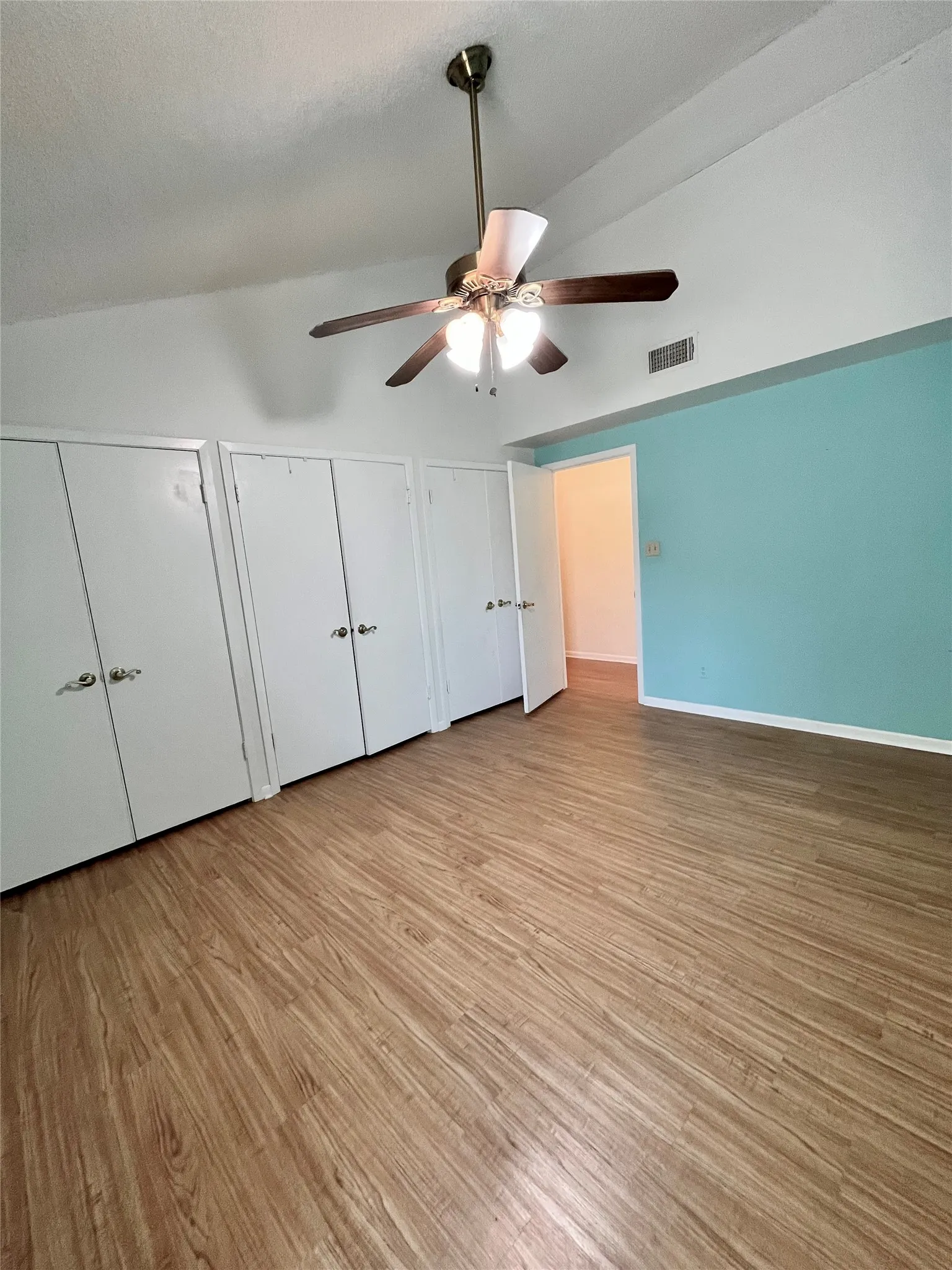 Single Family Residence For Sale in Hamilton County , 416 Jones Street, Hamilton, Texas 76531, 2 Bedroom, 2 Bathroom, 2 Garage spaces, 1,936 Sqft, built in 1973, mls#21318726, Real Estate Agent in Hamilton, Homes For Sale in Hamilton county, Homes For Sale in Hamilton, Realtor in Hamilton Texas, Real Estate Brokerage Independent Realty Texas, Luminita Cordes Realtor