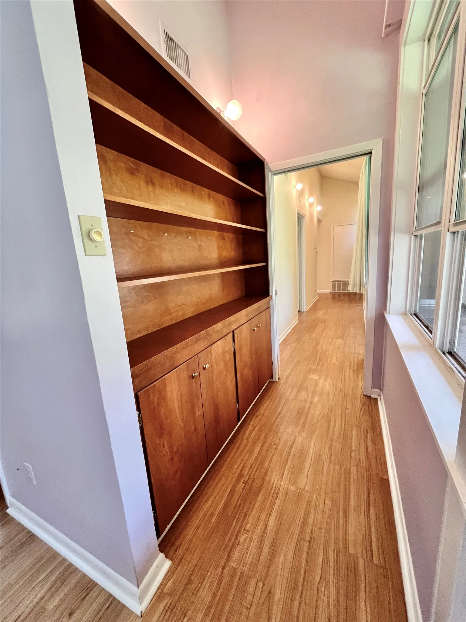 Single Family Residence For Sale in Hamilton County , 416 Jones Street, Hamilton, Texas 76531, 2 Bedroom, 2 Bathroom, 2 Garage spaces, 1,936 Sqft, built in 1973, mls#21318726, Real Estate Agent in Hamilton, Homes For Sale in Hamilton county, Homes For Sale in Hamilton, Realtor in Hamilton Texas, Real Estate Brokerage Independent Realty Texas, Luminita Cordes Realtor