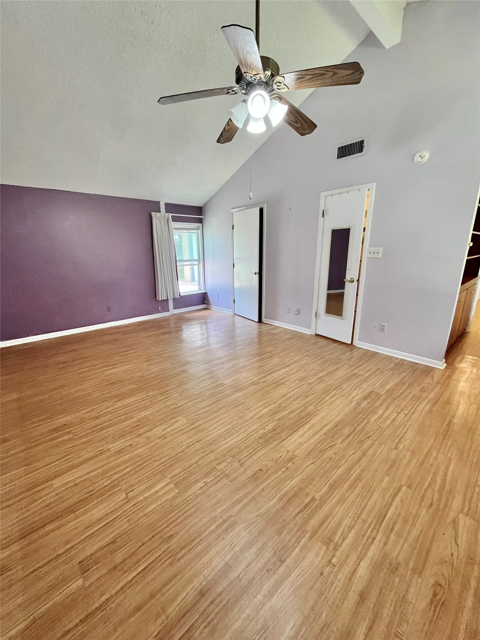 Single Family Residence For Sale in Hamilton County , 416 Jones Street, Hamilton, Texas 76531, 2 Bedroom, 2 Bathroom, 2 Garage spaces, 1,936 Sqft, built in 1973, mls#21318726, Real Estate Agent in Hamilton, Homes For Sale in Hamilton county, Homes For Sale in Hamilton, Realtor in Hamilton Texas, Real Estate Brokerage Independent Realty Texas, Luminita Cordes Realtor