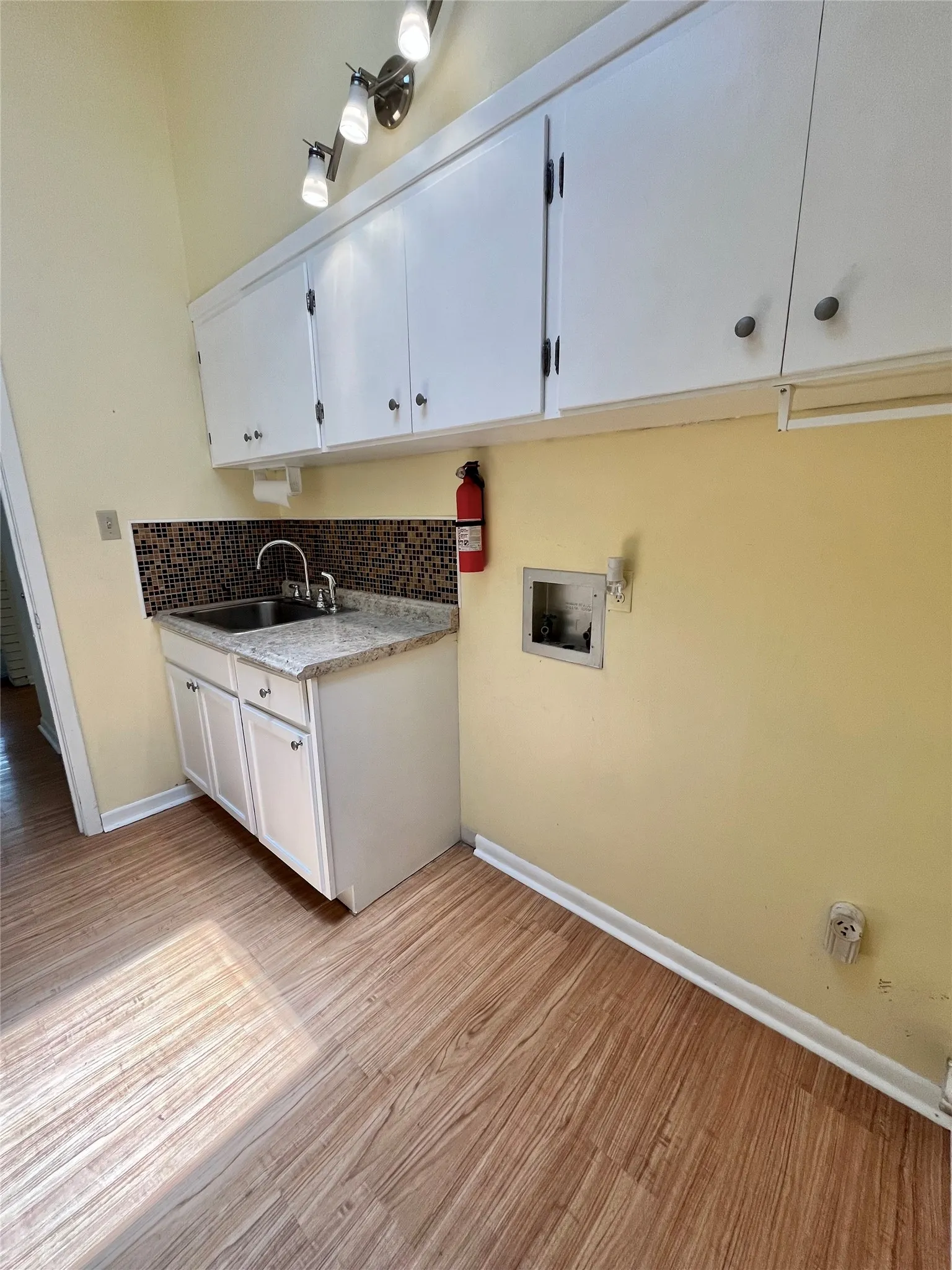 Single Family Residence For Sale in Hamilton County , 416 Jones Street, Hamilton, Texas 76531, 2 Bedroom, 2 Bathroom, 2 Garage spaces, 1,936 Sqft, built in 1973, mls#21318726, Real Estate Agent in Hamilton, Homes For Sale in Hamilton county, Homes For Sale in Hamilton, Realtor in Hamilton Texas, Real Estate Brokerage Independent Realty Texas, Luminita Cordes Realtor
