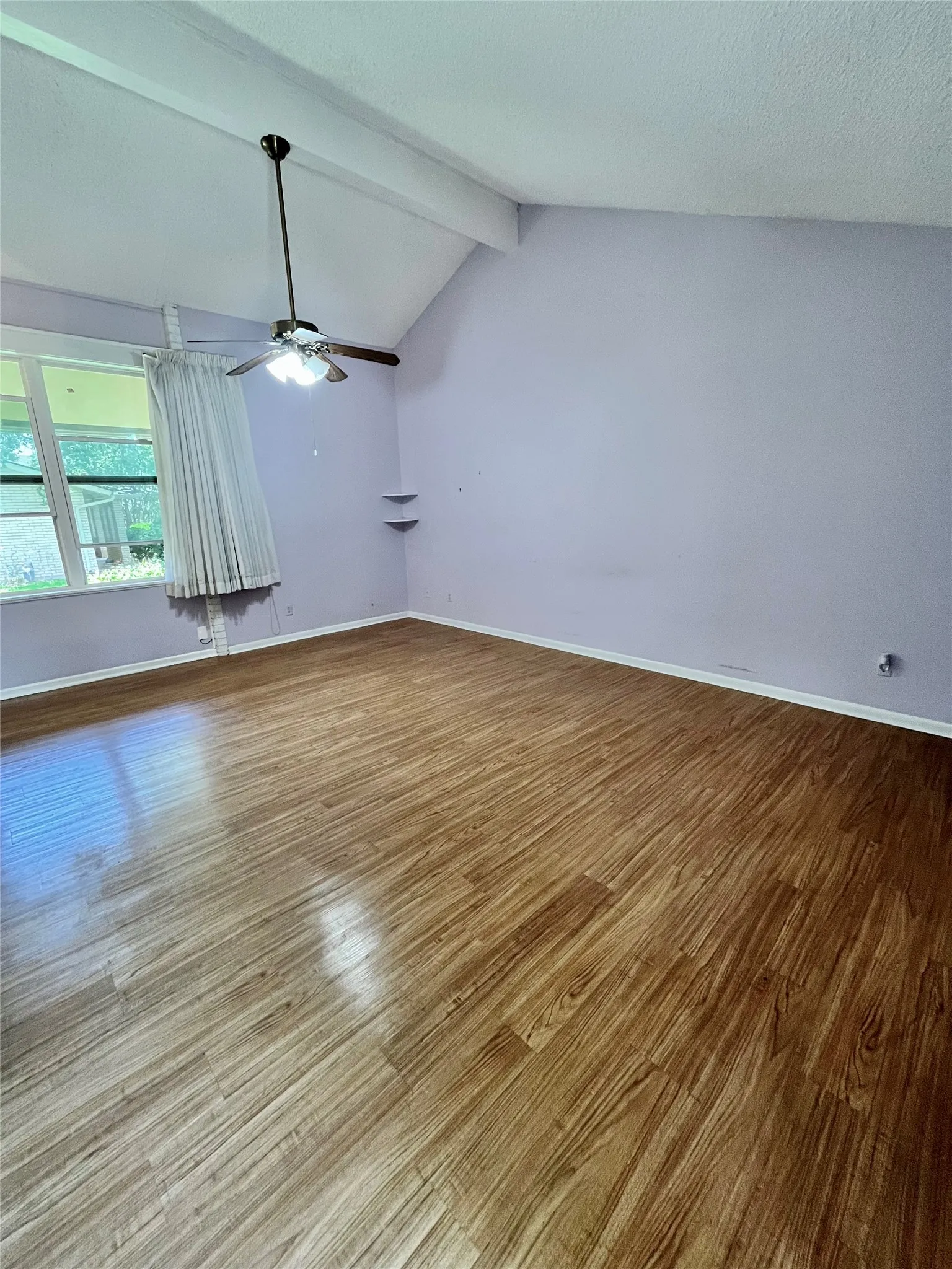 Single Family Residence For Sale in Hamilton County , 416 Jones Street, Hamilton, Texas 76531, 2 Bedroom, 2 Bathroom, 2 Garage spaces, 1,936 Sqft, built in 1973, mls#21318726, Real Estate Agent in Hamilton, Homes For Sale in Hamilton county, Homes For Sale in Hamilton, Realtor in Hamilton Texas, Real Estate Brokerage Independent Realty Texas, Luminita Cordes Realtor