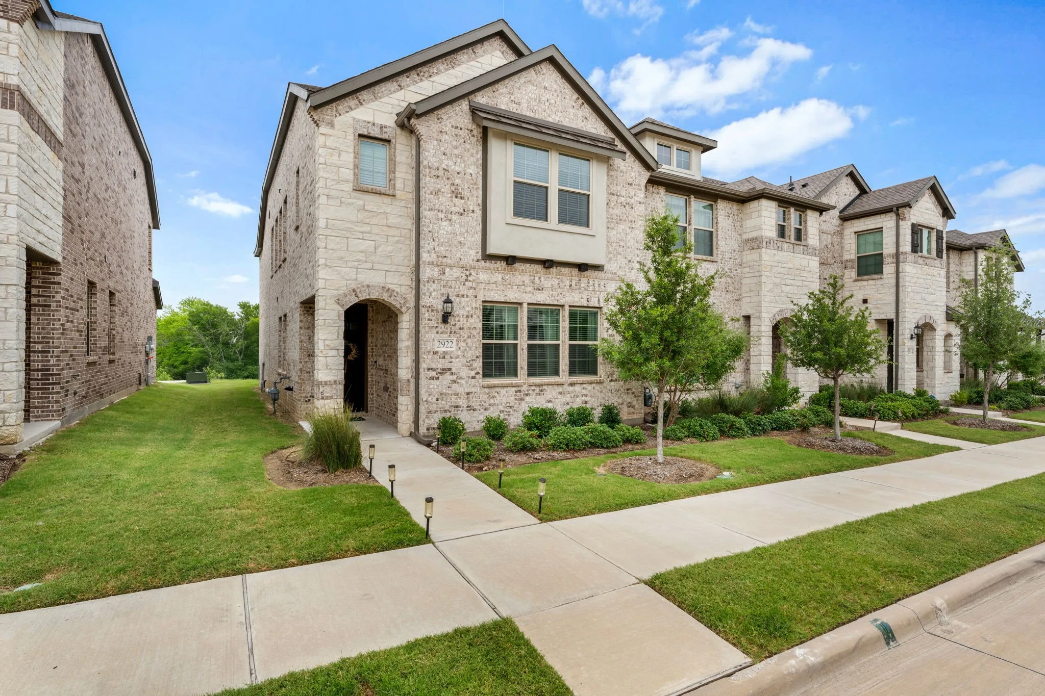 Townhouse For Sale in Dallas County , 2922 Alto Drive, Sachse, Texas 75048, 3 Bedroom, 3 Bathroom, 2 Garage spaces, 1,876 Sqft, built in 2023, mls#21308995, Real Estate Agent in Sachse, Homes For Sale in Dallas county, Homes For Sale in Sachse, Realtor in Sachse Texas, Real Estate Brokerage Independent Realty Texas, Luminita Cordes Realtor