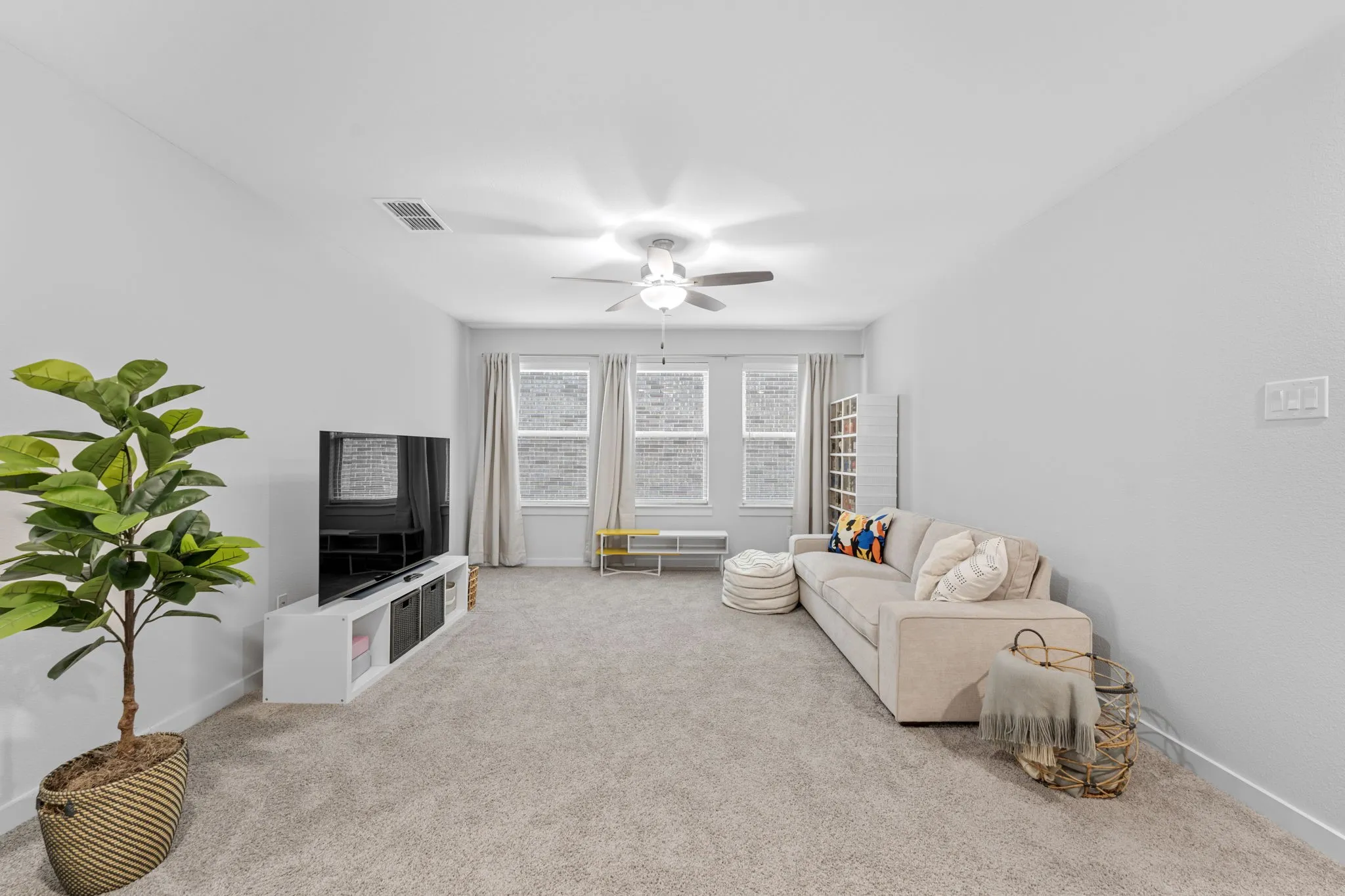 Townhouse For Sale in Dallas County , 2922 Alto Drive, Sachse, Texas 75048, 3 Bedroom, 3 Bathroom, 2 Garage spaces, 1,876 Sqft, built in 2023, mls#21308995, Real Estate Agent in Sachse, Homes For Sale in Dallas county, Homes For Sale in Sachse, Realtor in Sachse Texas, Real Estate Brokerage Independent Realty Texas, Luminita Cordes Realtor