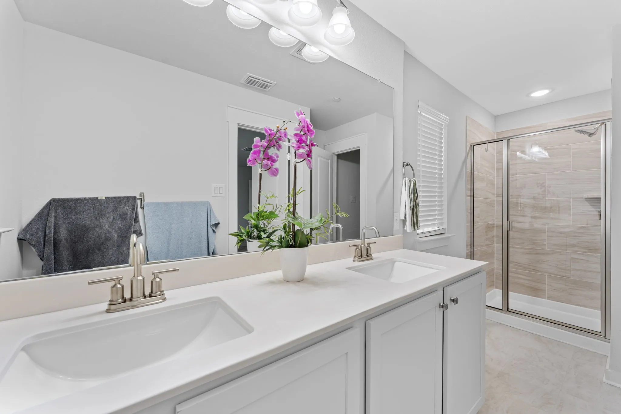 Townhouse For Sale in Dallas County , 2922 Alto Drive, Sachse, Texas 75048, 3 Bedroom, 3 Bathroom, 2 Garage spaces, 1,876 Sqft, built in 2023, mls#21308995, Real Estate Agent in Sachse, Homes For Sale in Dallas county, Homes For Sale in Sachse, Realtor in Sachse Texas, Real Estate Brokerage Independent Realty Texas, Luminita Cordes Realtor