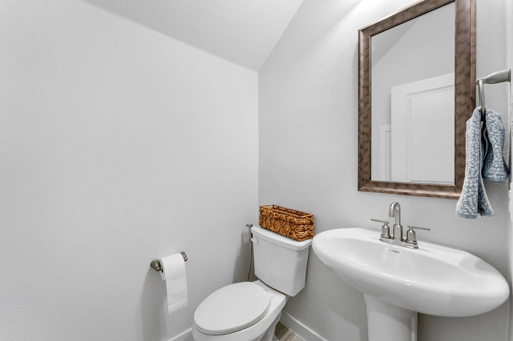 Townhouse For Sale in Dallas County , 2922 Alto Drive, Sachse, Texas 75048, 3 Bedroom, 3 Bathroom, 2 Garage spaces, 1,876 Sqft, built in 2023, mls#21308995, Real Estate Agent in Sachse, Homes For Sale in Dallas county, Homes For Sale in Sachse, Realtor in Sachse Texas, Real Estate Brokerage Independent Realty Texas, Luminita Cordes Realtor