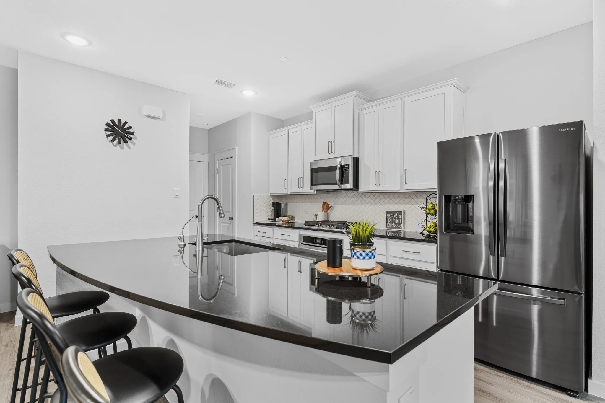 Townhouse For Sale in Dallas County , 2922 Alto Drive, Sachse, Texas 75048, 3 Bedroom, 3 Bathroom, 2 Garage spaces, 1,876 Sqft, built in 2023, mls#21308995, Real Estate Agent in Sachse, Homes For Sale in Dallas county, Homes For Sale in Sachse, Realtor in Sachse Texas, Real Estate Brokerage Independent Realty Texas, Luminita Cordes Realtor