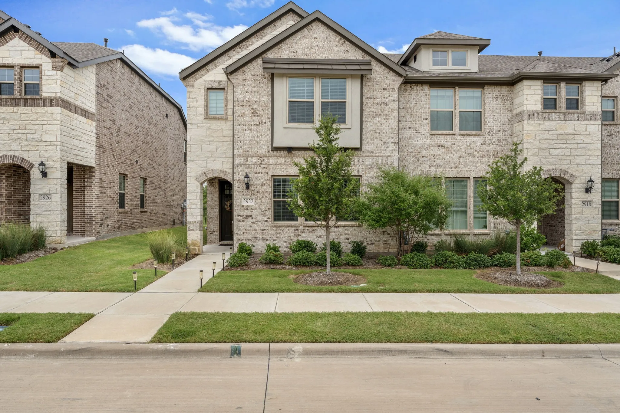 Townhouse For Sale in Dallas County , 2922 Alto Drive, Sachse, Texas 75048, 3 Bedroom, 3 Bathroom, 2 Garage spaces, 1,876 Sqft, built in 2023, mls#21308995, Real Estate Agent in Sachse, Homes For Sale in Dallas county, Homes For Sale in Sachse, Realtor in Sachse Texas, Real Estate Brokerage Independent Realty Texas, Luminita Cordes Realtor