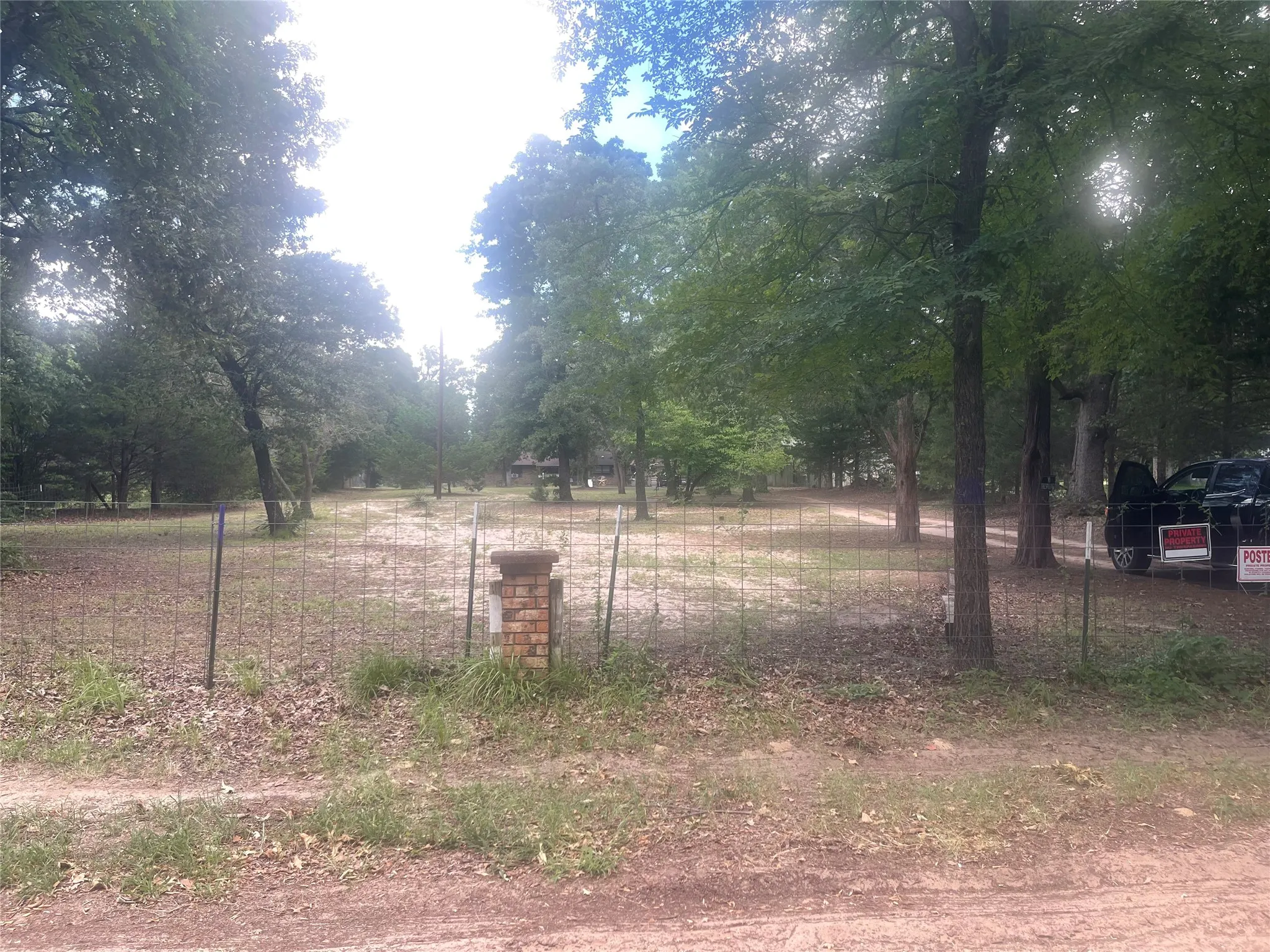Single Family Residence For Sale in Upshur County , 976 E Water Tower Road, Big Sandy, Texas 75755, 3 Bedrooms, 2 Bathrooms, 2 Garage spaces, 1,823 Sqft, built in 1976, Price $265,000, mls#21318292, Real Estate Agent in Big Sandy, Homes For Sale in Upshur county, Homes For Sale in Big Sandy, Realtor in Big Sandy Texas, Real Estate Brokerage Independent Realty Texas, Luminita Cordes Realtor
