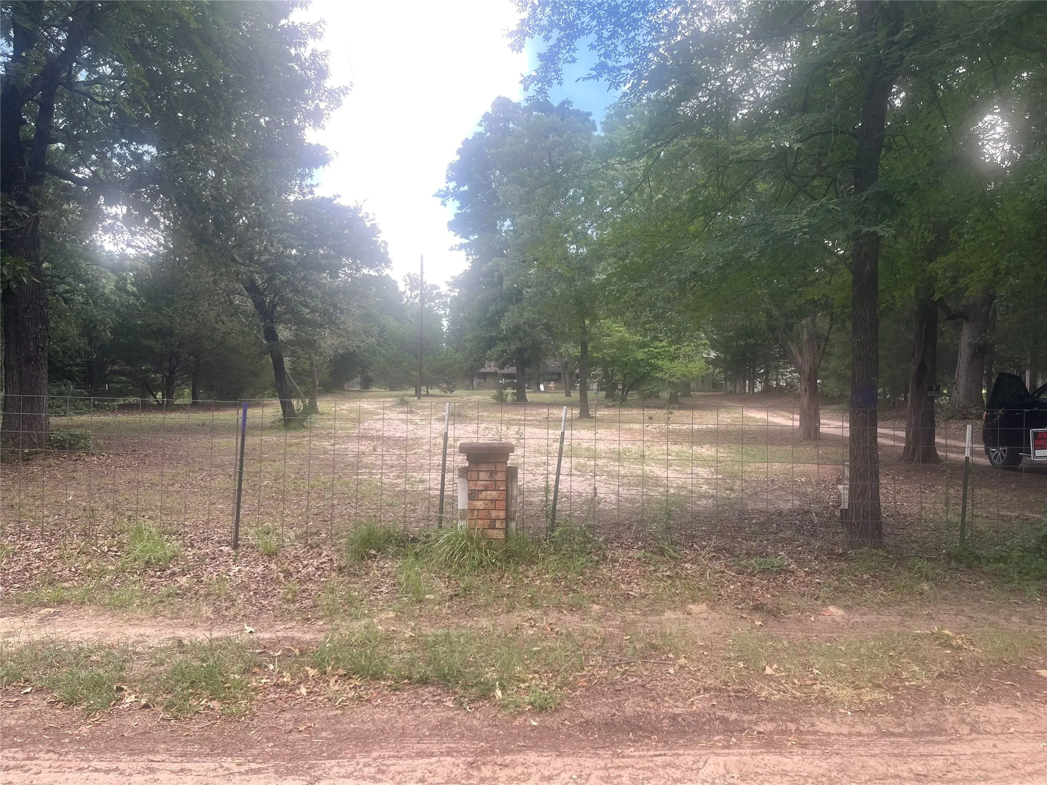 Single Family Residence For Sale in Upshur County , 976 E Water Tower Road, Big Sandy, Texas 75755, 3 Bedrooms, 2 Bathrooms, 2 Garage spaces, 1,823 Sqft, built in 1976, Price $265,000, mls#21318292, Real Estate Agent in Big Sandy, Homes For Sale in Upshur county, Homes For Sale in Big Sandy, Realtor in Big Sandy Texas, Real Estate Brokerage Independent Realty Texas, Luminita Cordes Realtor