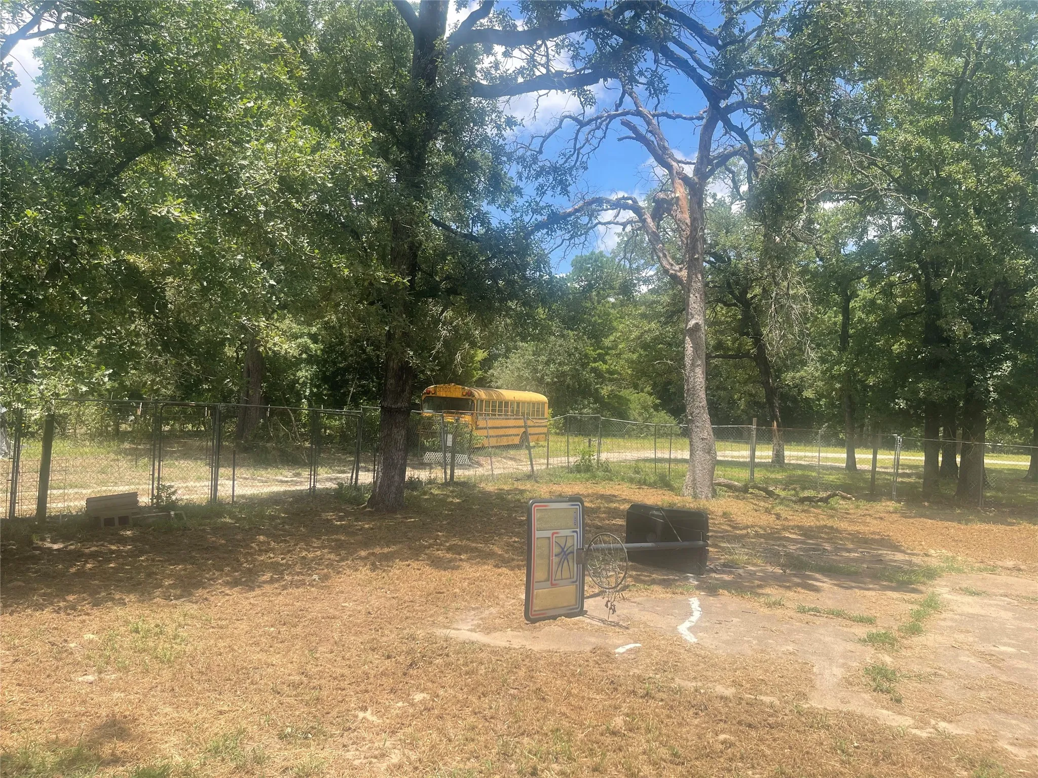 Single Family Residence For Sale in Upshur County , 976 E Water Tower Road, Big Sandy, Texas 75755, 3 Bedrooms, 2 Bathrooms, 2 Garage spaces, 1,823 Sqft, built in 1976, Price $265,000, mls#21318292, Real Estate Agent in Big Sandy, Homes For Sale in Upshur county, Homes For Sale in Big Sandy, Realtor in Big Sandy Texas, Real Estate Brokerage Independent Realty Texas, Luminita Cordes Realtor