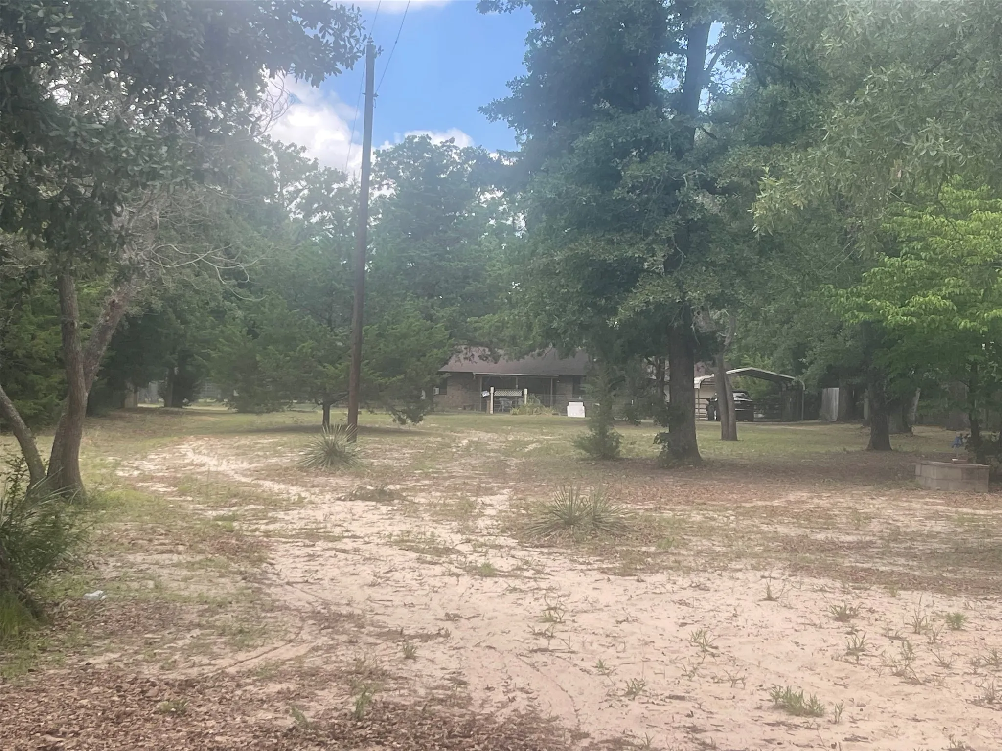 Single Family Residence For Sale in Upshur County , 976 E Water Tower Road, Big Sandy, Texas 75755, 3 Bedrooms, 2 Bathrooms, 2 Garage spaces, 1,823 Sqft, built in 1976, Price $265,000, mls#21318292, Real Estate Agent in Big Sandy, Homes For Sale in Upshur county, Homes For Sale in Big Sandy, Realtor in Big Sandy Texas, Real Estate Brokerage Independent Realty Texas, Luminita Cordes Realtor