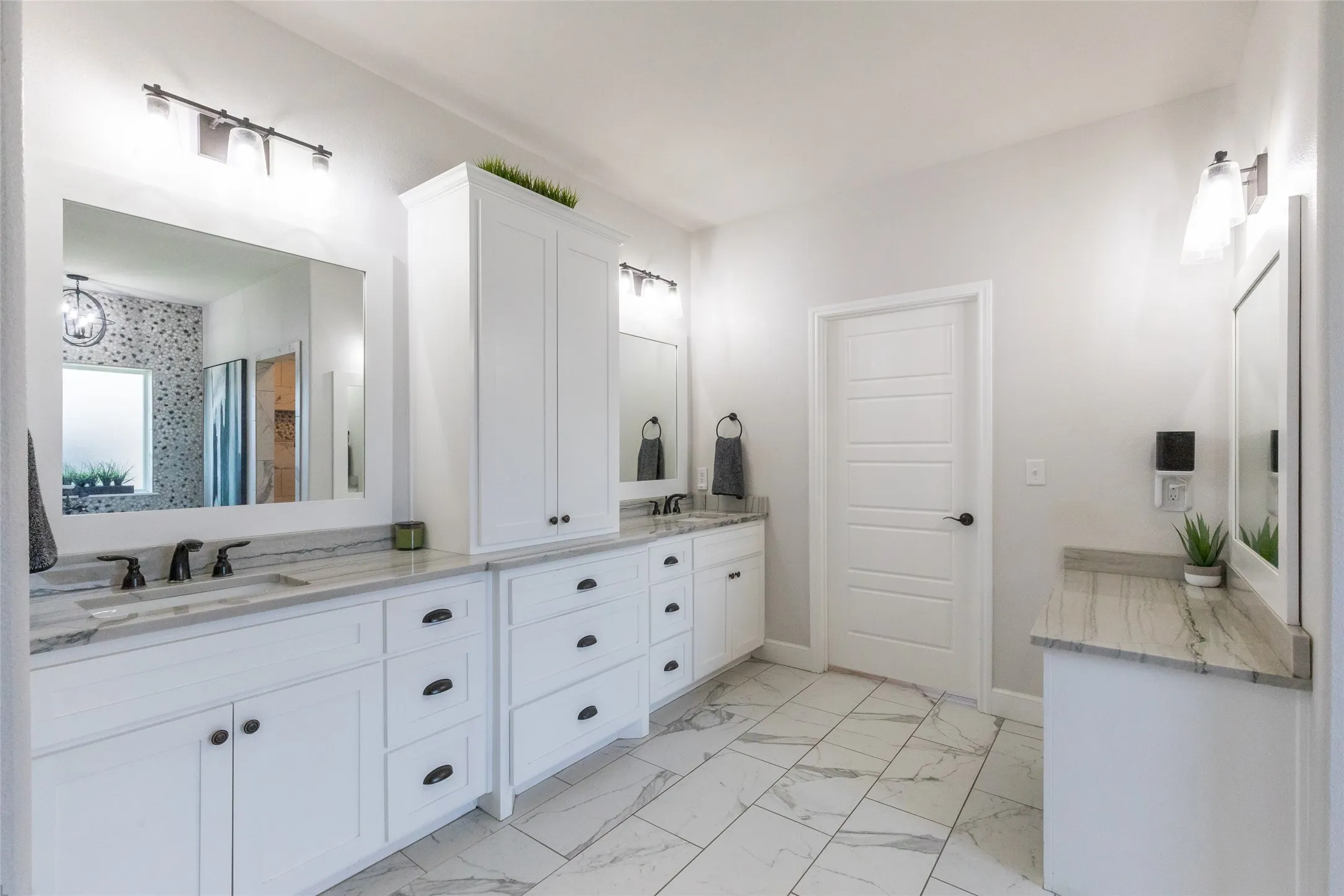 Single Family Residence For Sale in Taylor County , 109 Dorado Court, Abilene, Texas 79602, 4 Bedroom, 3 Bathroom, 3 Garage spaces, 2,990 Sqft, built in 2020, mls#21318765, Real Estate Agent in Abilene, Homes For Sale in Taylor county, Homes For Sale in Abilene, Realtor in Abilene Texas, Real Estate Brokerage Independent Realty Texas, Luminita Cordes Realtor
