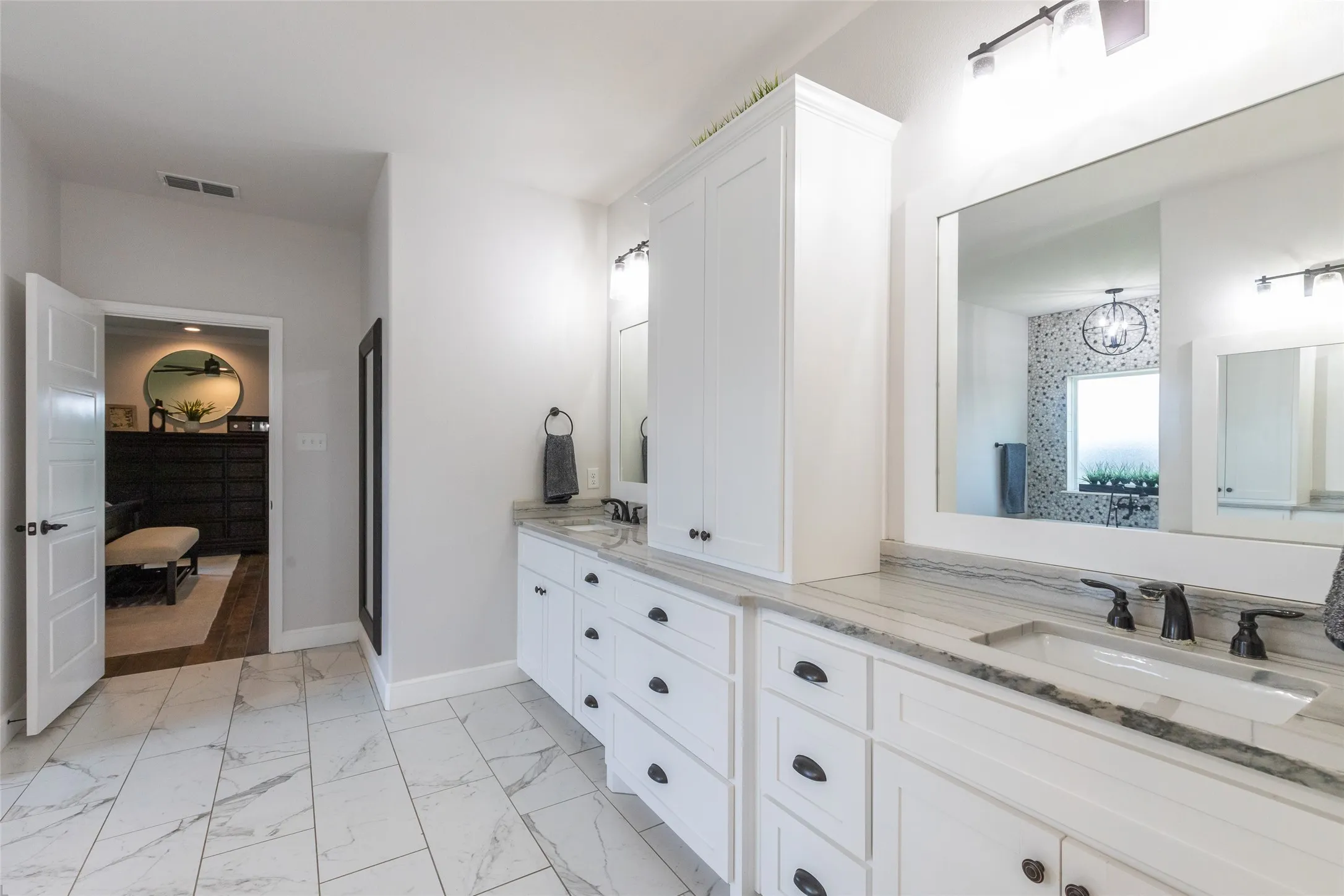 Single Family Residence For Sale in Taylor County , 109 Dorado Court, Abilene, Texas 79602, 4 Bedroom, 3 Bathroom, 3 Garage spaces, 2,990 Sqft, built in 2020, mls#21318765, Real Estate Agent in Abilene, Homes For Sale in Taylor county, Homes For Sale in Abilene, Realtor in Abilene Texas, Real Estate Brokerage Independent Realty Texas, Luminita Cordes Realtor