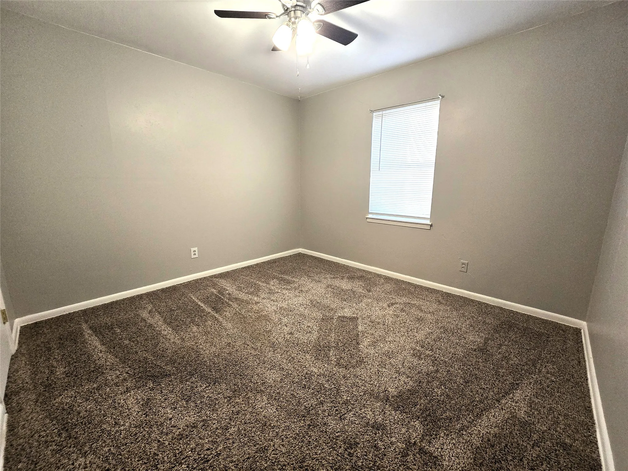 Single Family Residence For Rent in Parker County , 604 E 4th Street, Weatherford, Texas 76086, 3 Bedroom, 2 Bathroom, Garage spaces, 1,322 Sqft, built in 1961, mls#21317030, Real Estate Agent in Weatherford, Homes For Rent in Parker county, Homes For Rent in Weatherford, Realtor in Weatherford Texas, Real Estate Brokerage Independent Realty Texas, Luminita Cordes Realtor