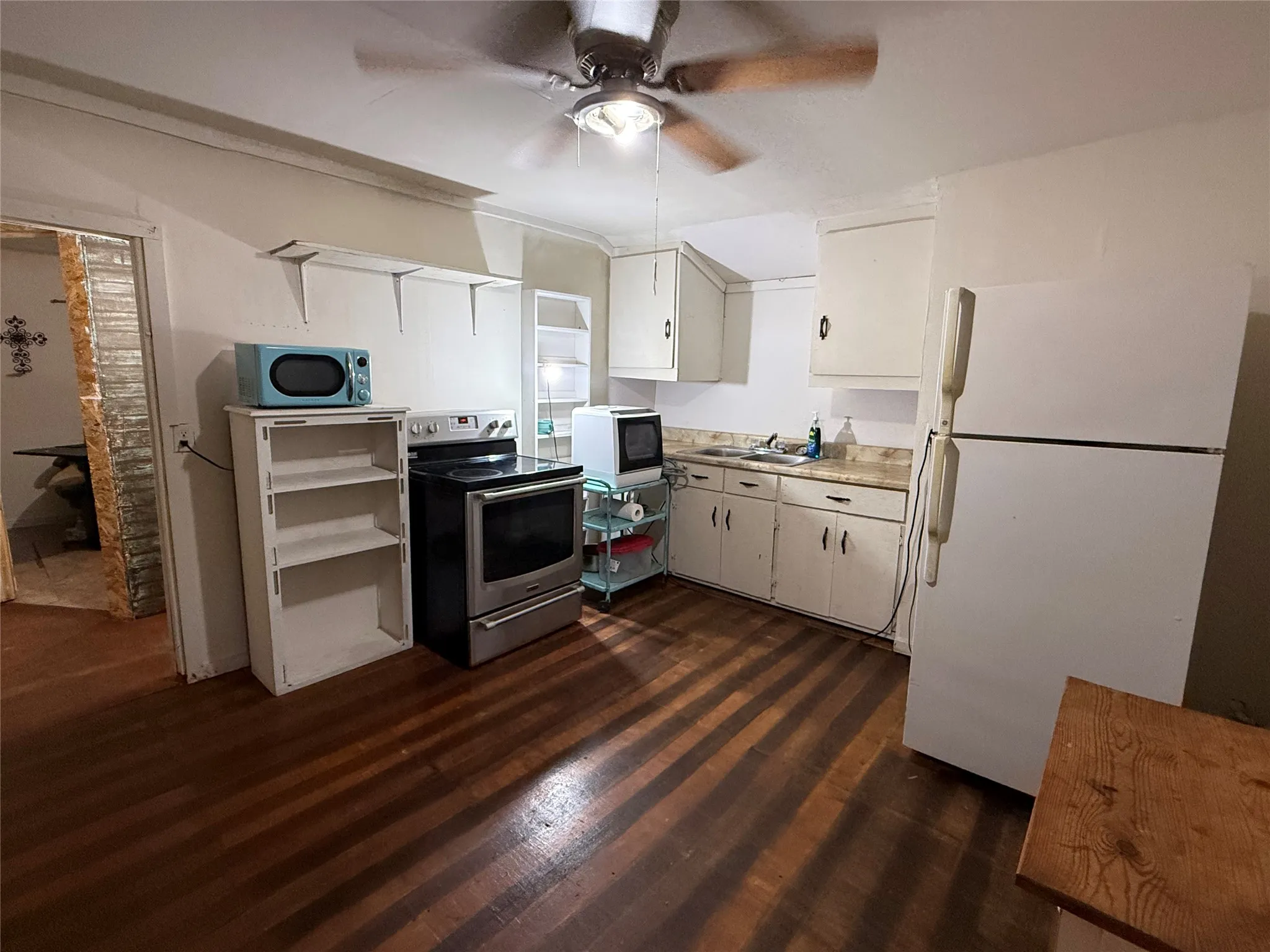 Single Family Residence For Sale in Brown County , 2803 Avenue C, Brownwood, Texas 76801, 3 Bedroom, 1 Bathroom, Garage spaces, 1,026 Sqft, built in 0, mls#21318784, Real Estate Agent in Brownwood, Homes For Sale in Brown county, Homes For Sale in Brownwood, Realtor in Brownwood Texas, Real Estate Brokerage Independent Realty Texas, Luminita Cordes Realtor