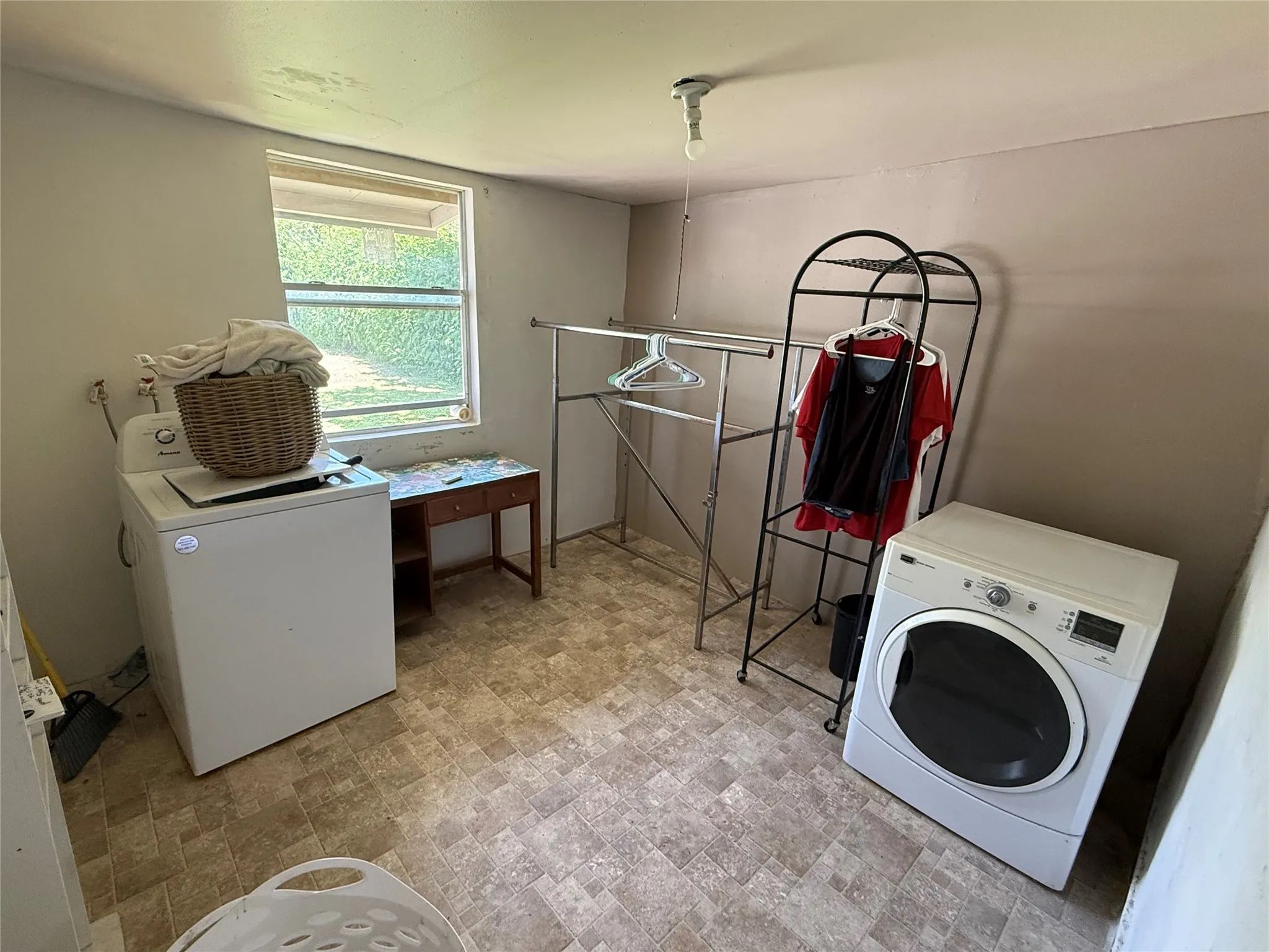 Single Family Residence For Sale in Brown County , 2803 Avenue C, Brownwood, Texas 76801, 3 Bedroom, 1 Bathroom, Garage spaces, 1,026 Sqft, built in 0, mls#21318784, Real Estate Agent in Brownwood, Homes For Sale in Brown county, Homes For Sale in Brownwood, Realtor in Brownwood Texas, Real Estate Brokerage Independent Realty Texas, Luminita Cordes Realtor