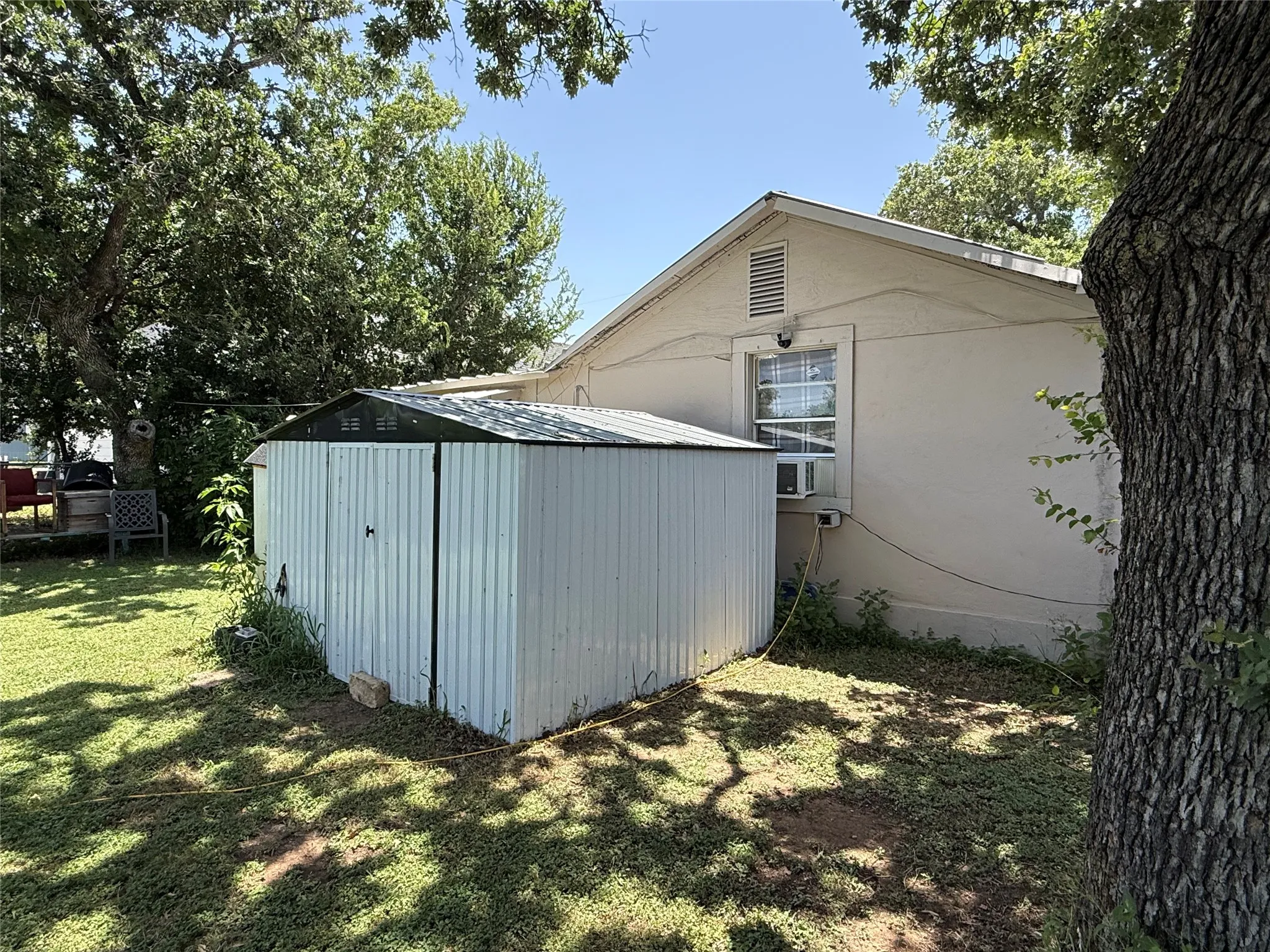 Single Family Residence For Sale in Brown County , 2803 Avenue C, Brownwood, Texas 76801, 3 Bedroom, 1 Bathroom, Garage spaces, 1,026 Sqft, built in 0, mls#21318784, Real Estate Agent in Brownwood, Homes For Sale in Brown county, Homes For Sale in Brownwood, Realtor in Brownwood Texas, Real Estate Brokerage Independent Realty Texas, Luminita Cordes Realtor