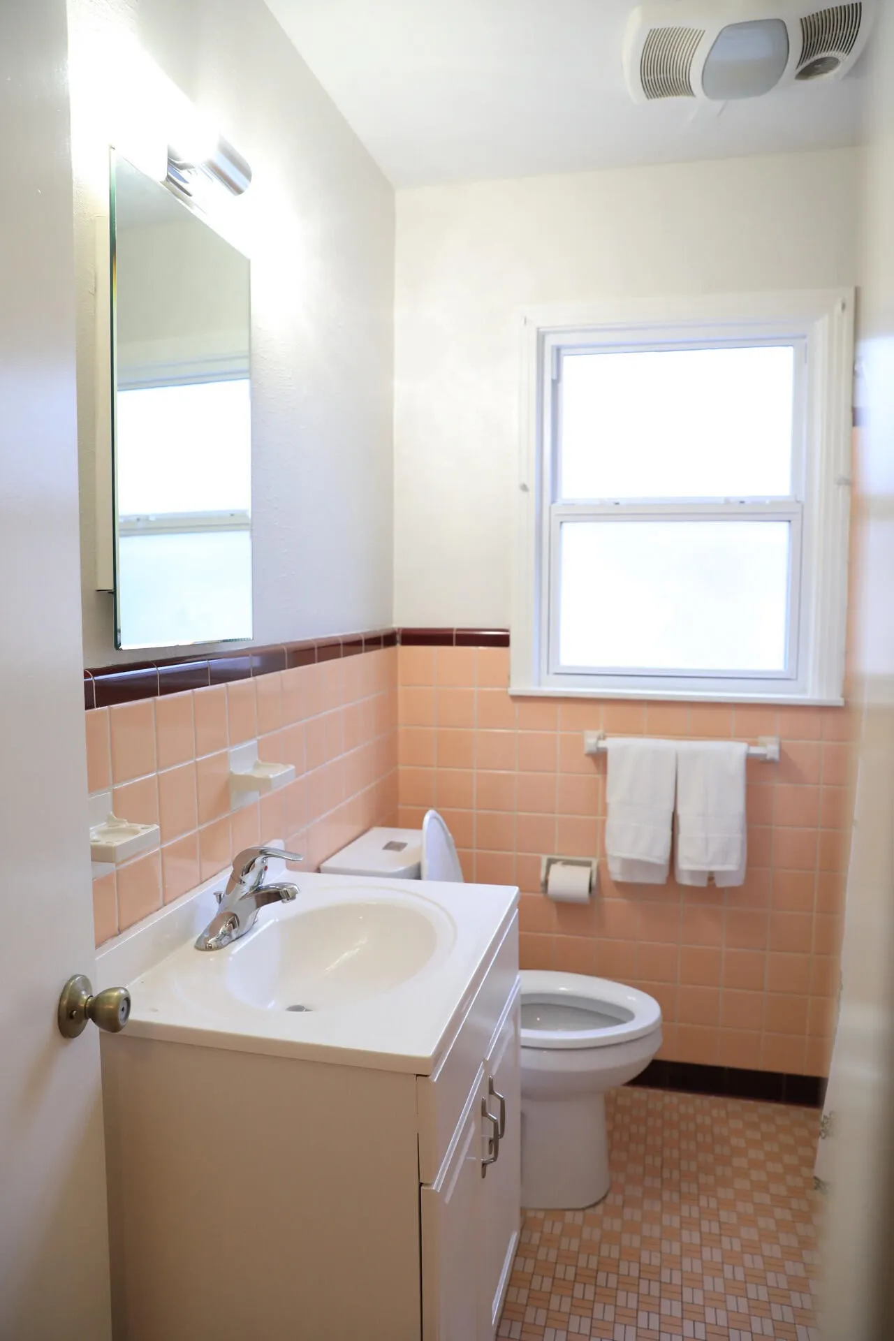Single Family Residence For Sale in Dallas County , 3708 Park Lane, Dallas, Texas 75220, 2 Bedroom, 1 Bathroom, 2 Garage spaces, 1,378 Sqft, built in 1950, mls#21318781, Real Estate Agent in Dallas, Homes For Sale in Dallas county, Homes For Sale in Dallas, Realtor in Dallas Texas, Real Estate Brokerage Independent Realty Texas, Luminita Cordes Realtor