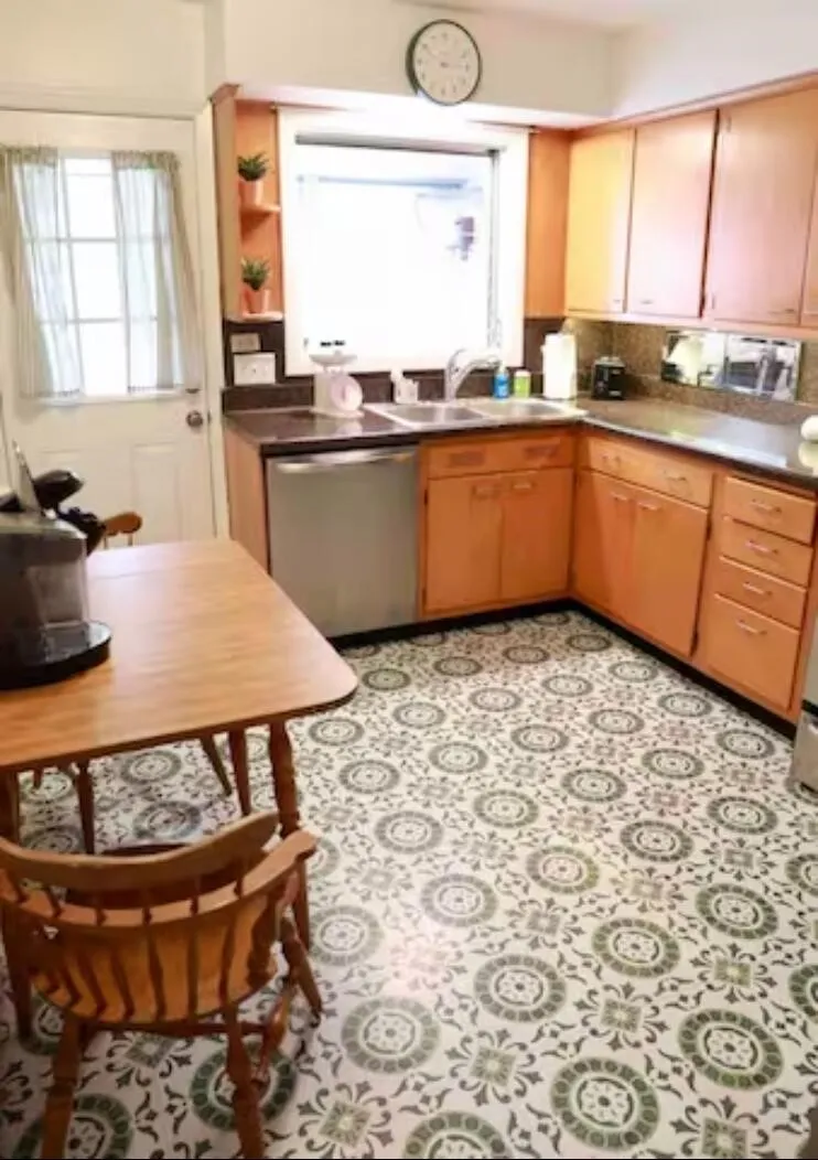 Single Family Residence For Sale in Dallas County , 3708 Park Lane, Dallas, Texas 75220, 2 Bedroom, 1 Bathroom, 2 Garage spaces, 1,378 Sqft, built in 1950, mls#21318781, Real Estate Agent in Dallas, Homes For Sale in Dallas county, Homes For Sale in Dallas, Realtor in Dallas Texas, Real Estate Brokerage Independent Realty Texas, Luminita Cordes Realtor