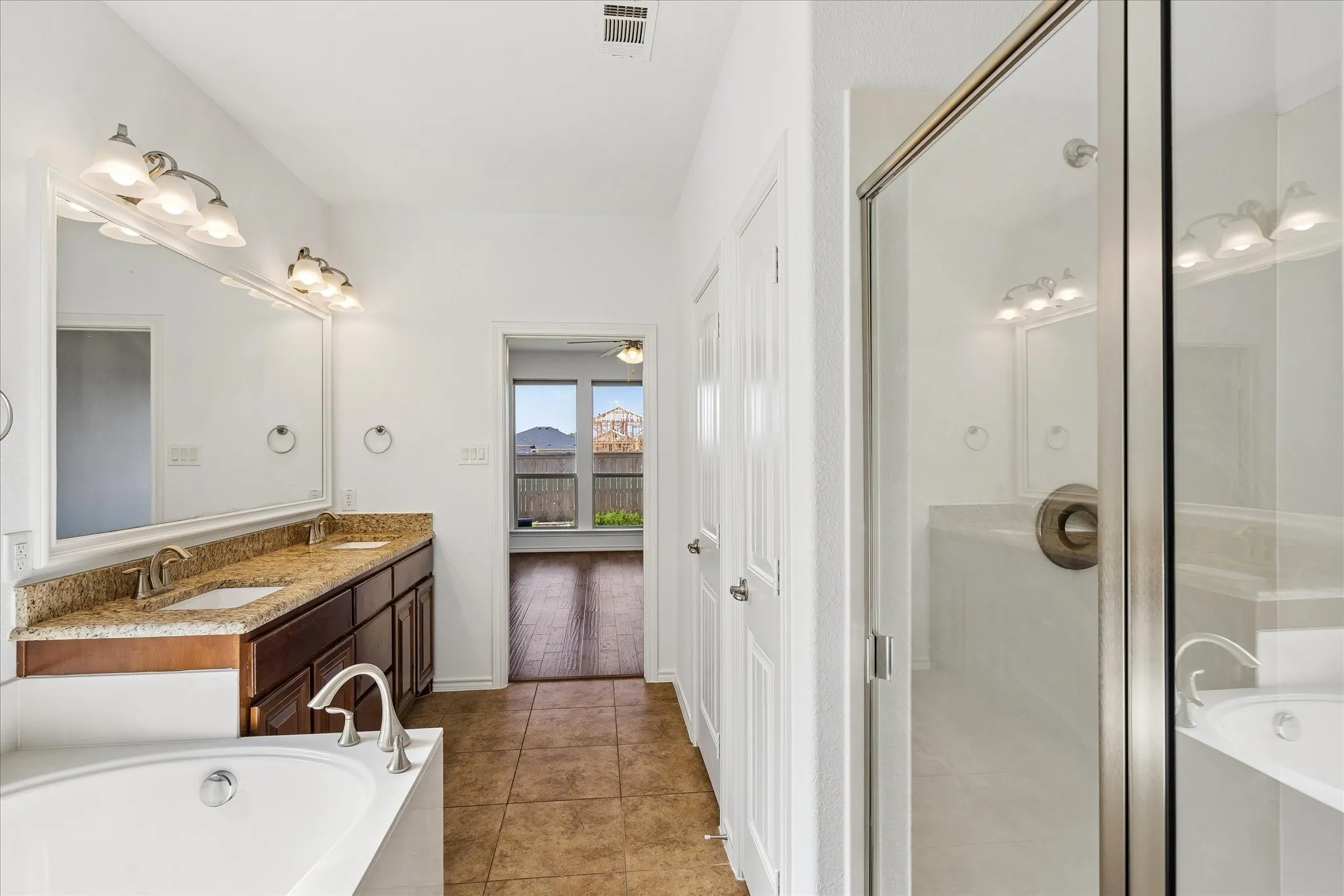 Single Family Residence For Sale in Tarrant County , 5109 Carnoustie Trail, Arlington, Texas 76001, 3 Bedroom, 2 Bathroom, 2 Garage spaces, 1,864 Sqft, built in 2011, mls#21318756, Real Estate Agent in Arlington, Homes For Sale in Tarrant county, Homes For Sale in Arlington, Realtor in Arlington Texas, Real Estate Brokerage Independent Realty Texas, Luminita Cordes Realtor