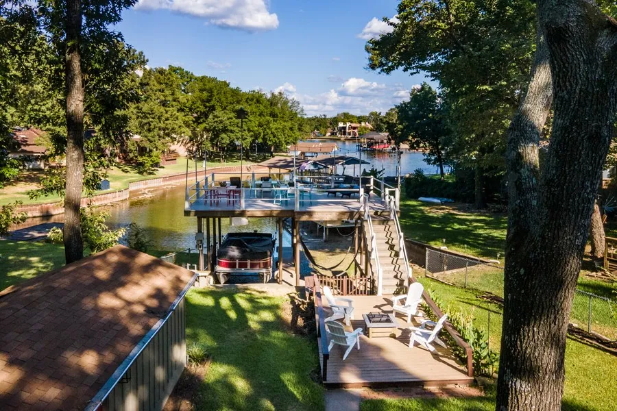 Single Family Residence For Sale in Henderson County , 103 Deer Island Road, Mabank, Texas 75156, 4 Bedroom, 2 Bathroom, 4 Garage spaces, 3,166 Sqft, built in 1975, mls#21318792, Real Estate Agent in Mabank, Homes For Sale in Henderson county, Homes For Sale in Mabank, Realtor in Mabank Texas, Real Estate Brokerage Independent Realty Texas, Luminita Cordes Realtor