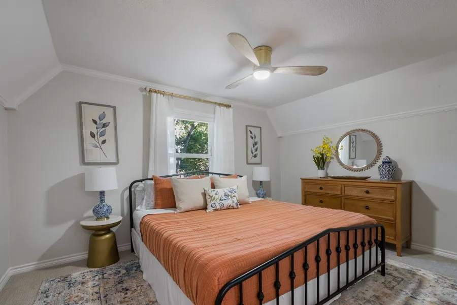 Single Family Residence For Sale in Henderson County , 103 Deer Island Road, Mabank, Texas 75156, 4 Bedroom, 2 Bathroom, 4 Garage spaces, 3,166 Sqft, built in 1975, mls#21318792, Real Estate Agent in Mabank, Homes For Sale in Henderson county, Homes For Sale in Mabank, Realtor in Mabank Texas, Real Estate Brokerage Independent Realty Texas, Luminita Cordes Realtor