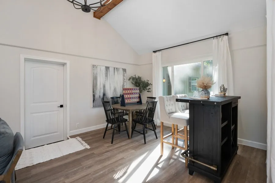 Single Family Residence For Sale in Henderson County , 103 Deer Island Road, Mabank, Texas 75156, 4 Bedroom, 2 Bathroom, 4 Garage spaces, 3,166 Sqft, built in 1975, mls#21318792, Real Estate Agent in Mabank, Homes For Sale in Henderson county, Homes For Sale in Mabank, Realtor in Mabank Texas, Real Estate Brokerage Independent Realty Texas, Luminita Cordes Realtor