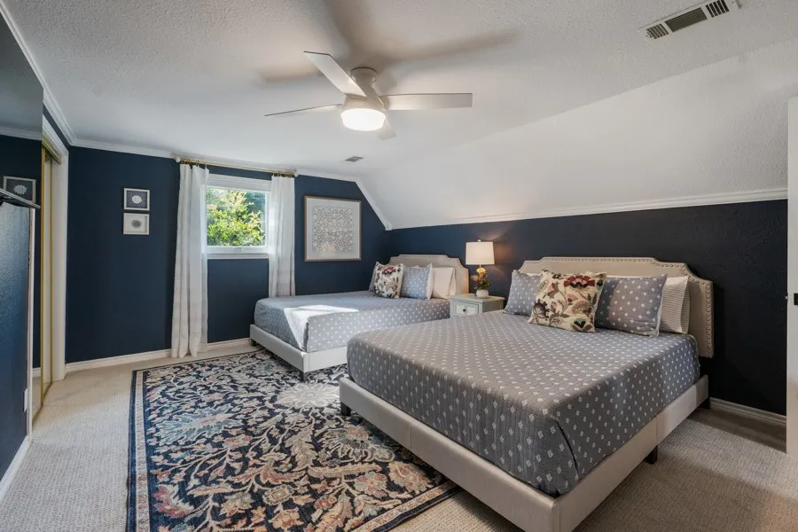 Single Family Residence For Sale in Henderson County , 103 Deer Island Road, Mabank, Texas 75156, 4 Bedroom, 2 Bathroom, 4 Garage spaces, 3,166 Sqft, built in 1975, mls#21318792, Real Estate Agent in Mabank, Homes For Sale in Henderson county, Homes For Sale in Mabank, Realtor in Mabank Texas, Real Estate Brokerage Independent Realty Texas, Luminita Cordes Realtor