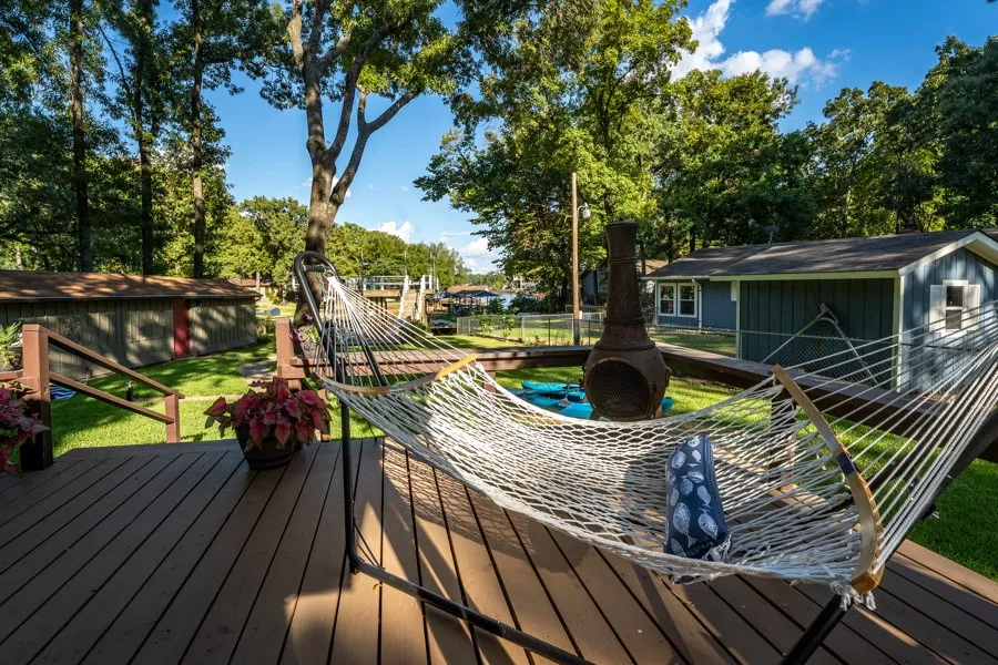 Single Family Residence For Sale in Henderson County , 103 Deer Island Road, Mabank, Texas 75156, 4 Bedroom, 2 Bathroom, 4 Garage spaces, 3,166 Sqft, built in 1975, mls#21318792, Real Estate Agent in Mabank, Homes For Sale in Henderson county, Homes For Sale in Mabank, Realtor in Mabank Texas, Real Estate Brokerage Independent Realty Texas, Luminita Cordes Realtor